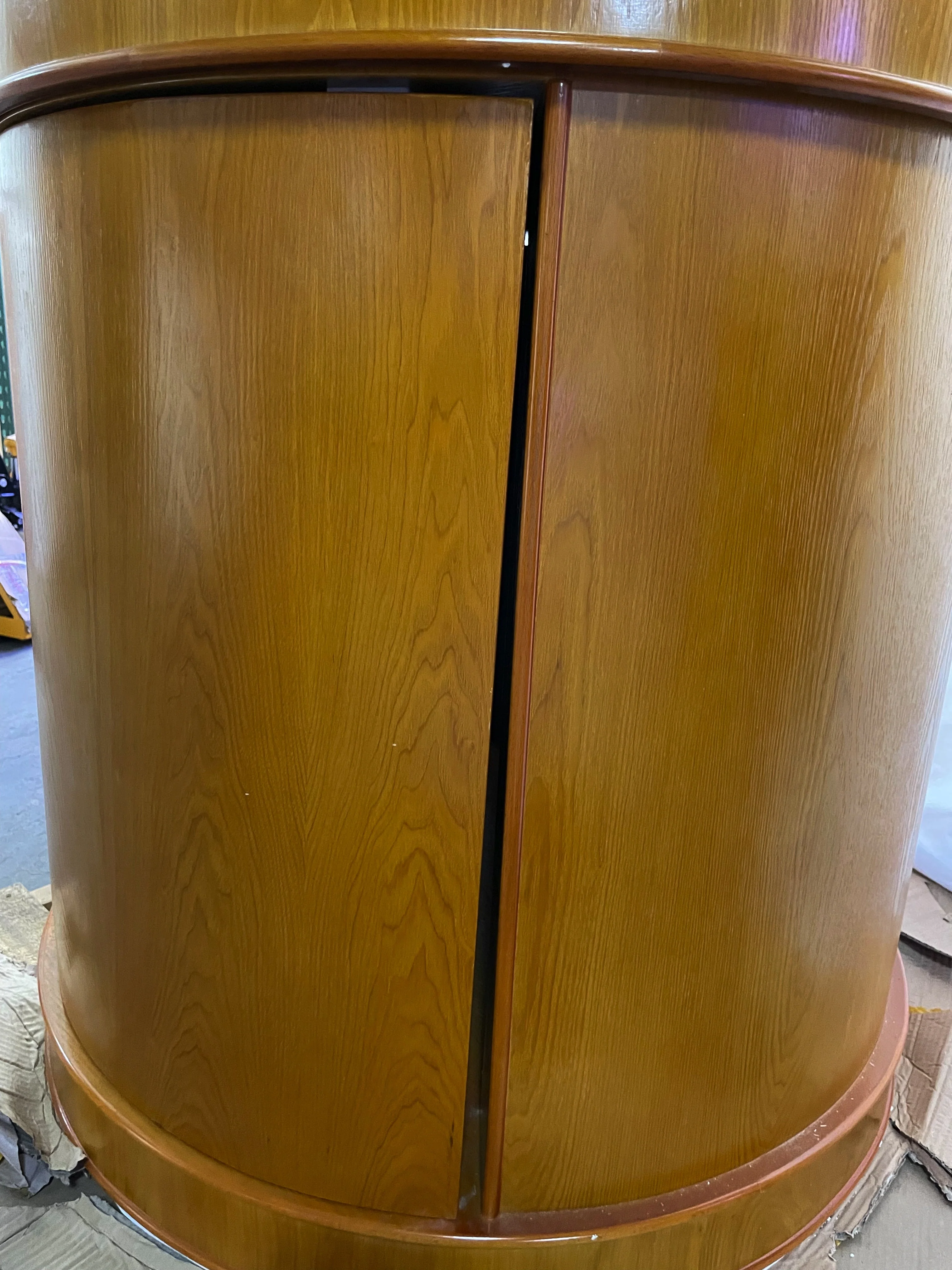 100 Gallon Glass Full Cylinder Aquarium Minor Blemish Reef-Ready Aquarium in Golden Oak Real Wood Furniture - Image 4