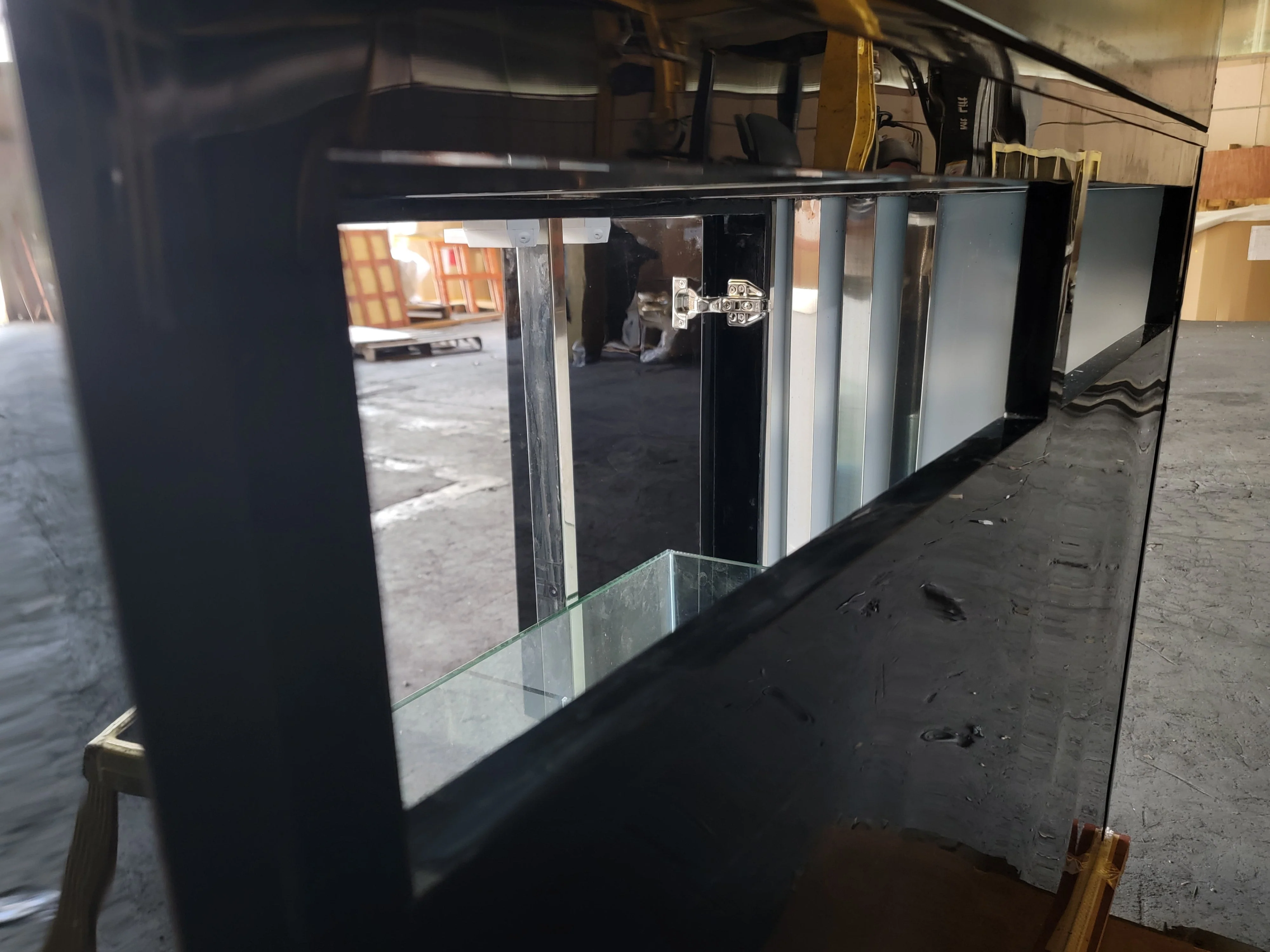 120g Curved Panoramic Flat Bowfront Glass Reef-Ready Aquarium in Gloss Black Stand - Image 9