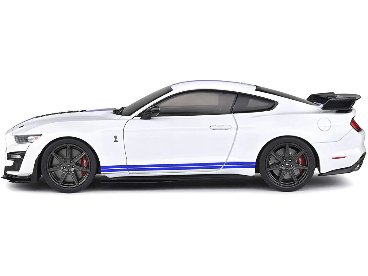 2020 Ford Mustang Shelby GT500 White with Blue Stripes "Special Edition" 1/18 Diecast Model Car by Maisto - Image 4