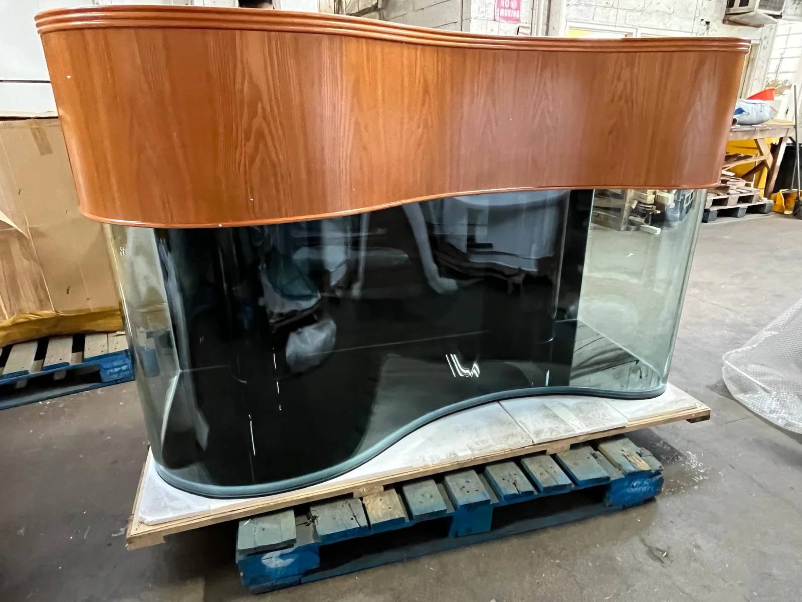 210g Glass Wave Reef-Ready Aquarium Set in Golden Oak - Image 3