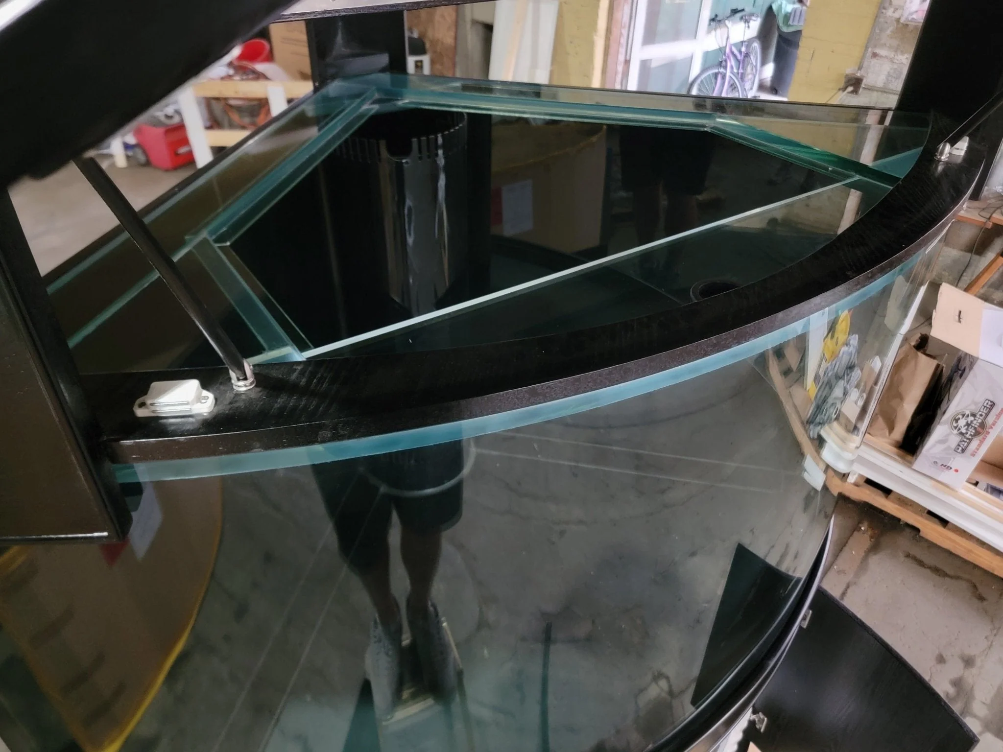 250g Corner ¼ Cylinder Glass Aquarium Ensemble in Abyss Black - Image 6