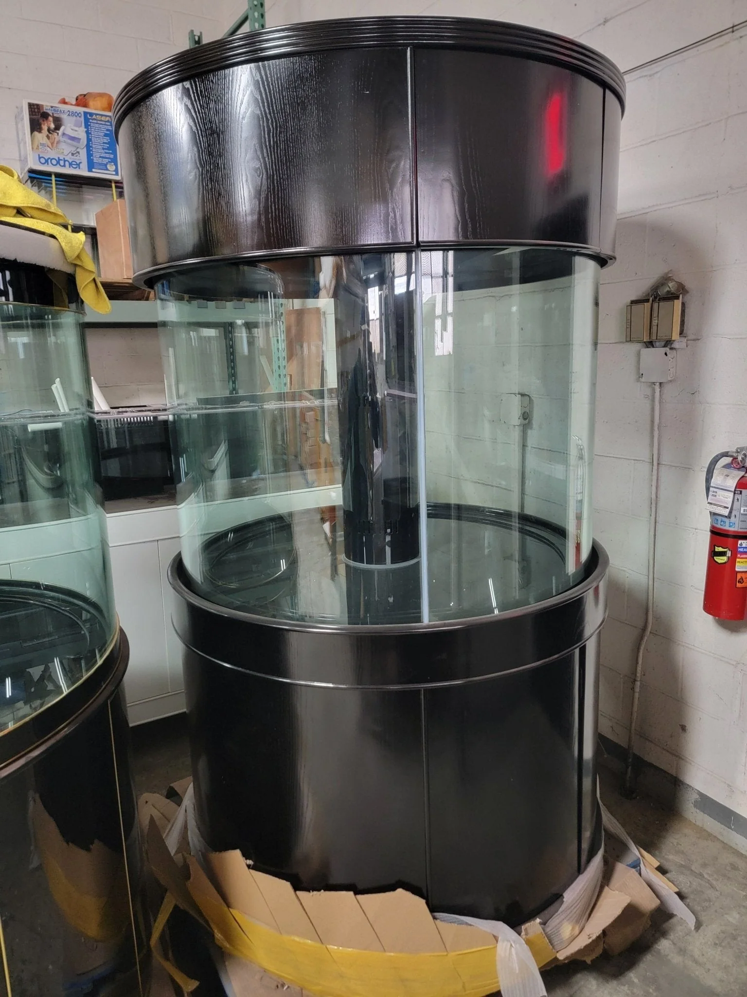 280g GLASS Cylinder Reef-Ready 48"x48"x36"H in Abyss Black Display Model - Image 6