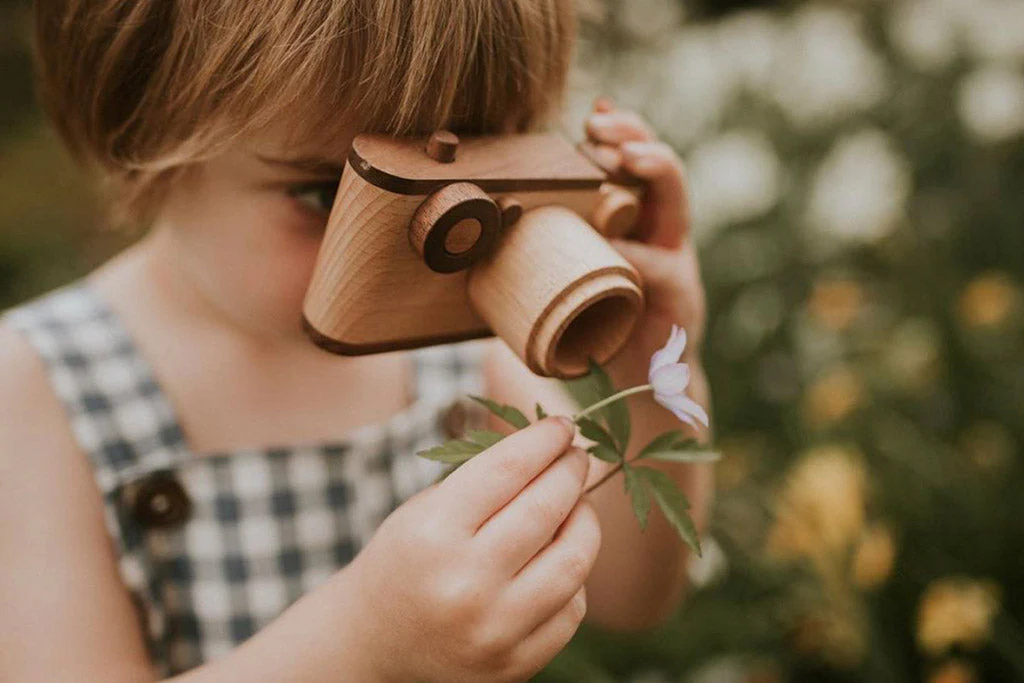 35MM Vintage Style Wooden Toy Camera - Beech - Image 4