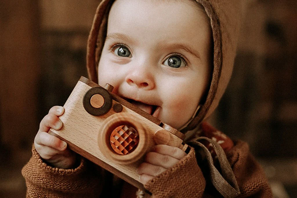35MM Vintage Style Wooden Toy Camera - Beech - Image 5