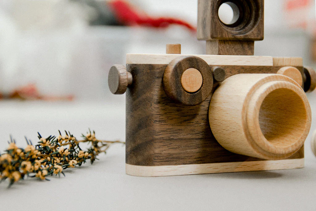 35MM Wooden Toy Camera - Original Style in Walnut - Image 7