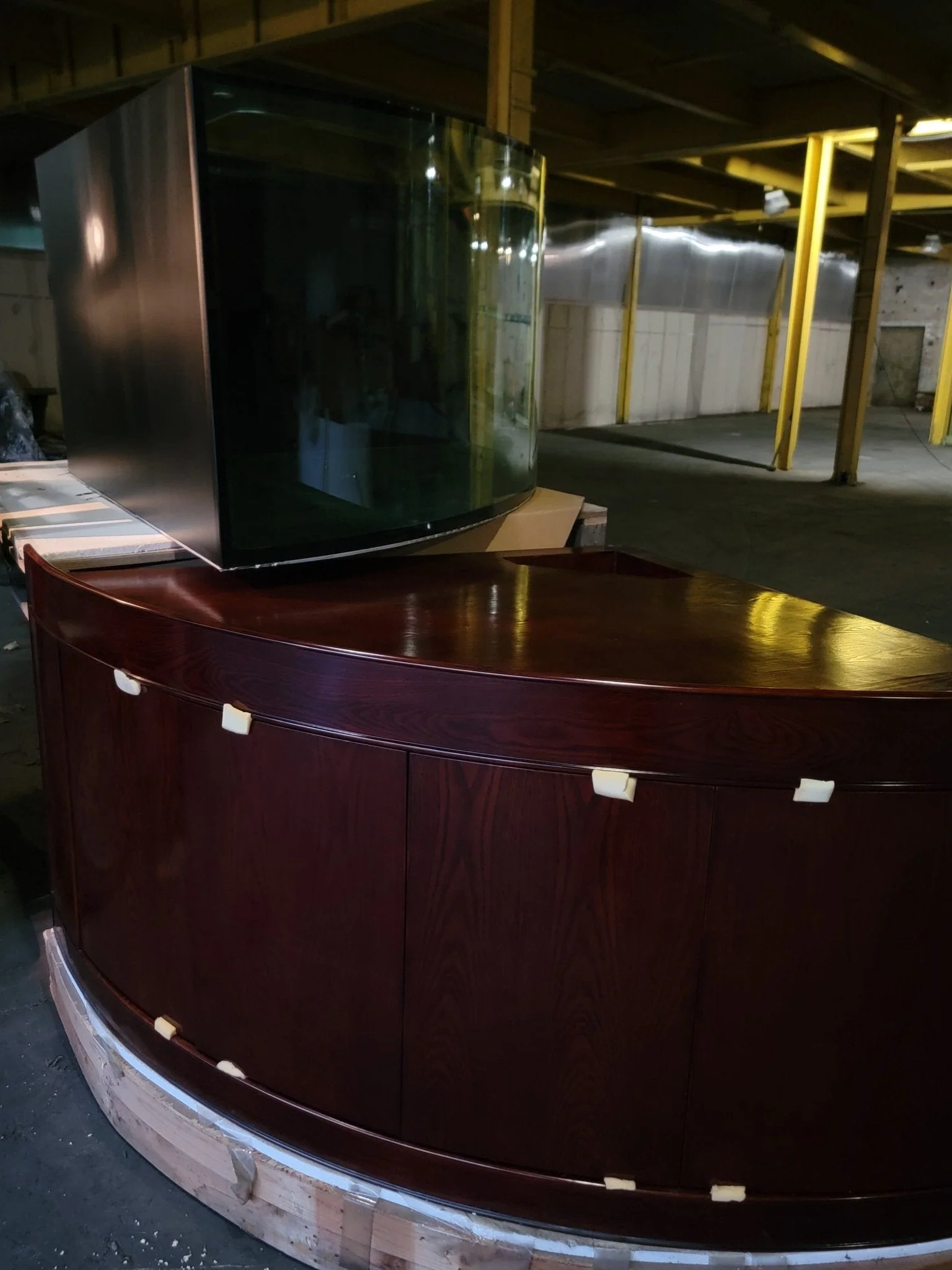 440g Corner 1/4 Cylinder Glass Aquarium Set in Walnut Wood Furniture - Image 3