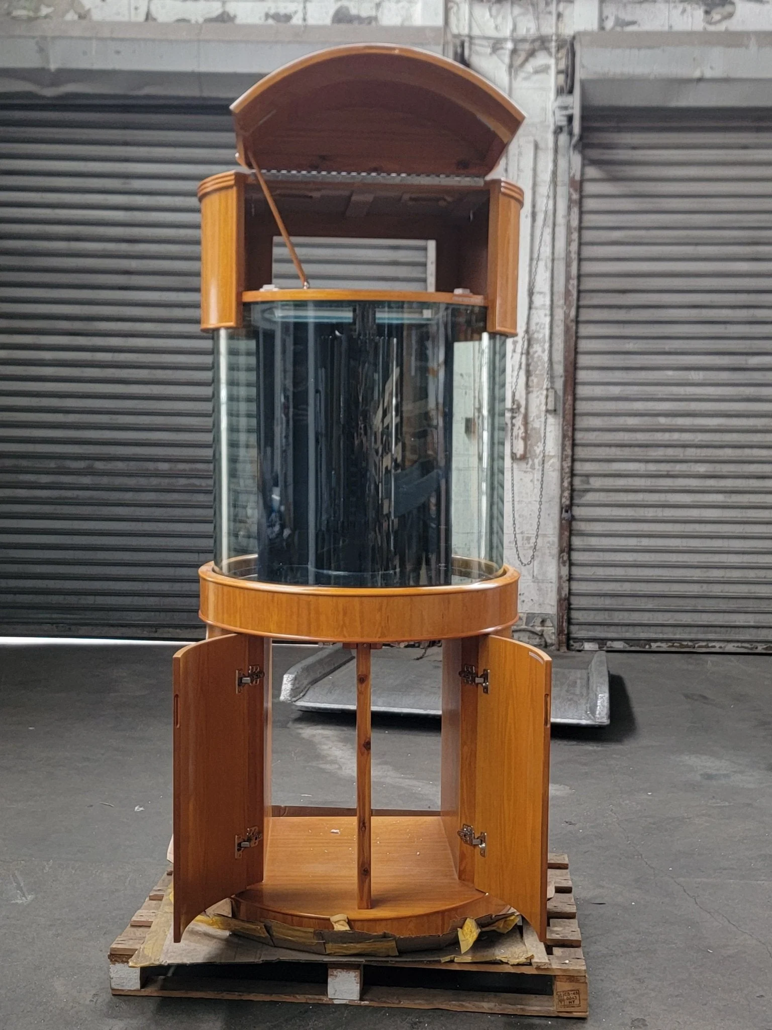 90g 3/4 Cylinder Glass Reef-Ready Aquarium in Golden Oak - Image 2