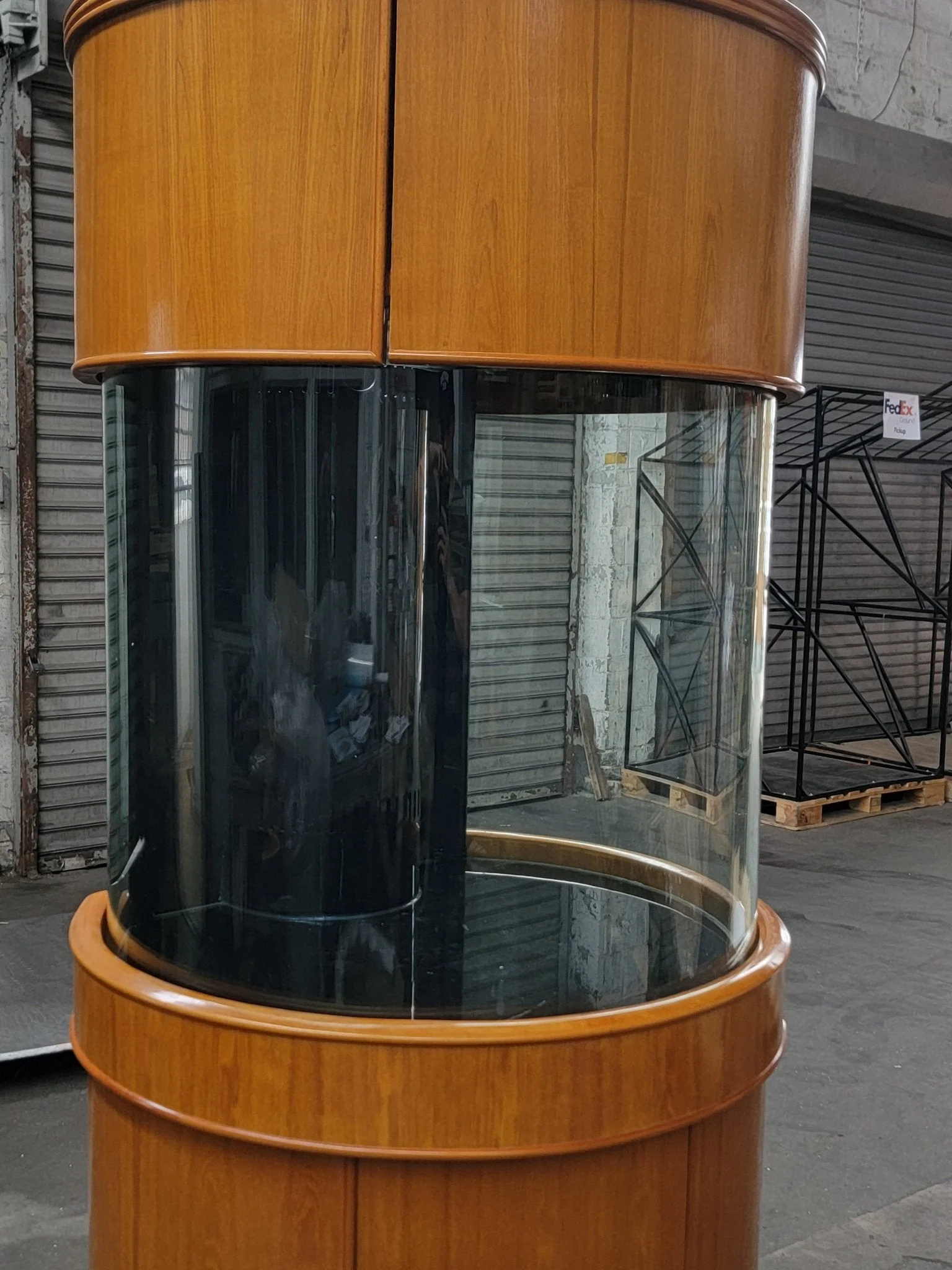 90g 3/4 Cylinder Glass Reef-Ready Aquarium in Golden Oak - Image 7
