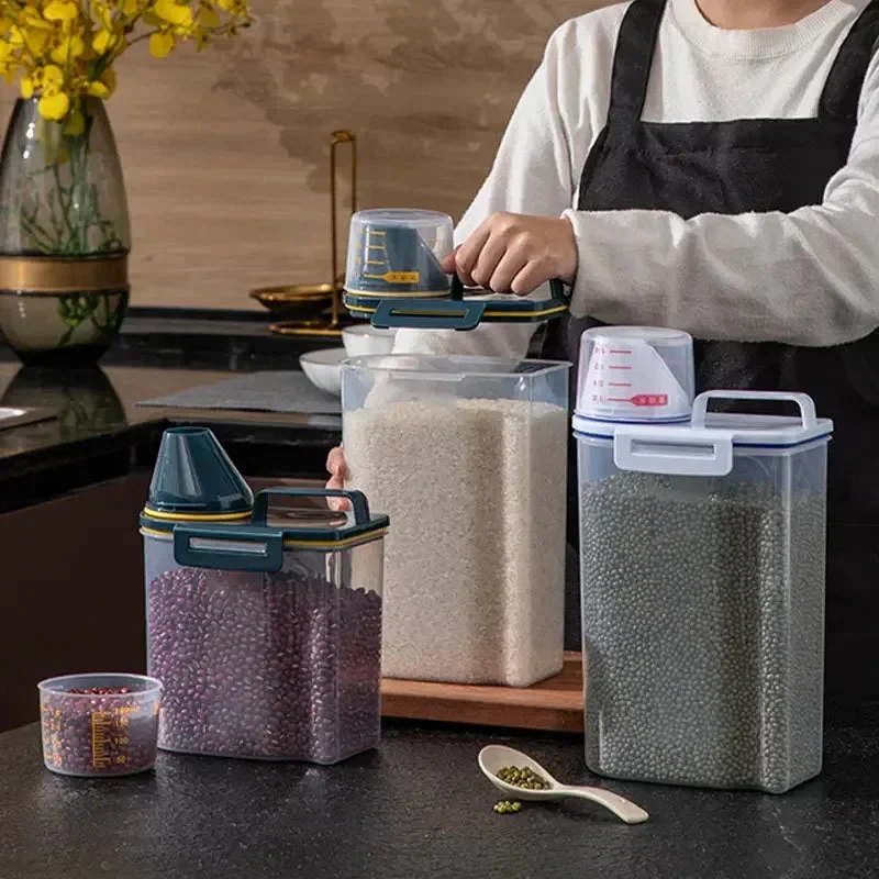 Airtight Pet Food Storage Container with Measuring Cup – 1.5kg/2kg Plastic Dog & Cat Food Pail, Moisture-Proof Sealed Jar - Image 3