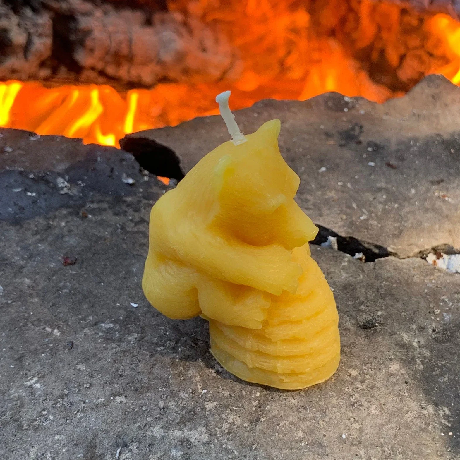 Baby Bear Hugging Beehive Candle - Image 2