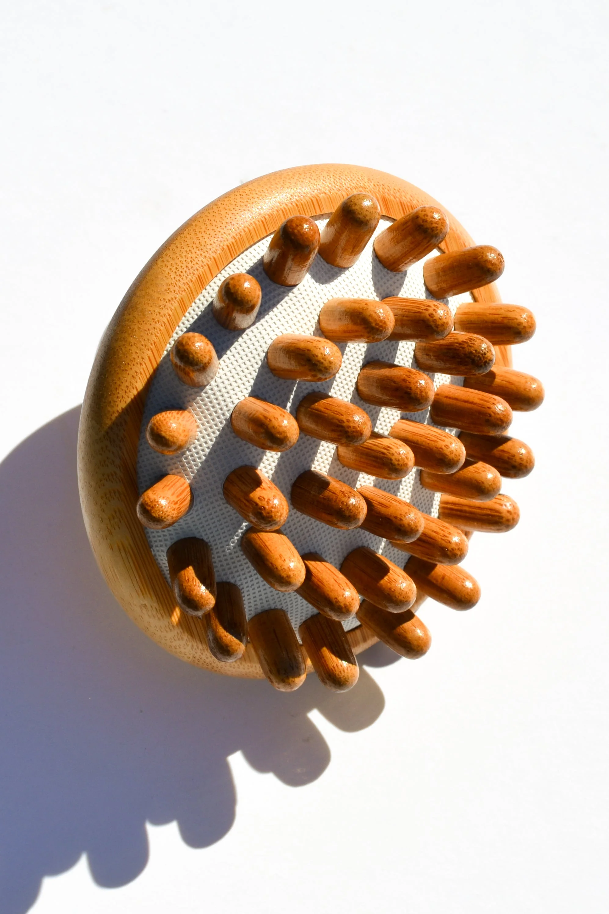 Bamboo Stimulating Scalp Massager - Image 2