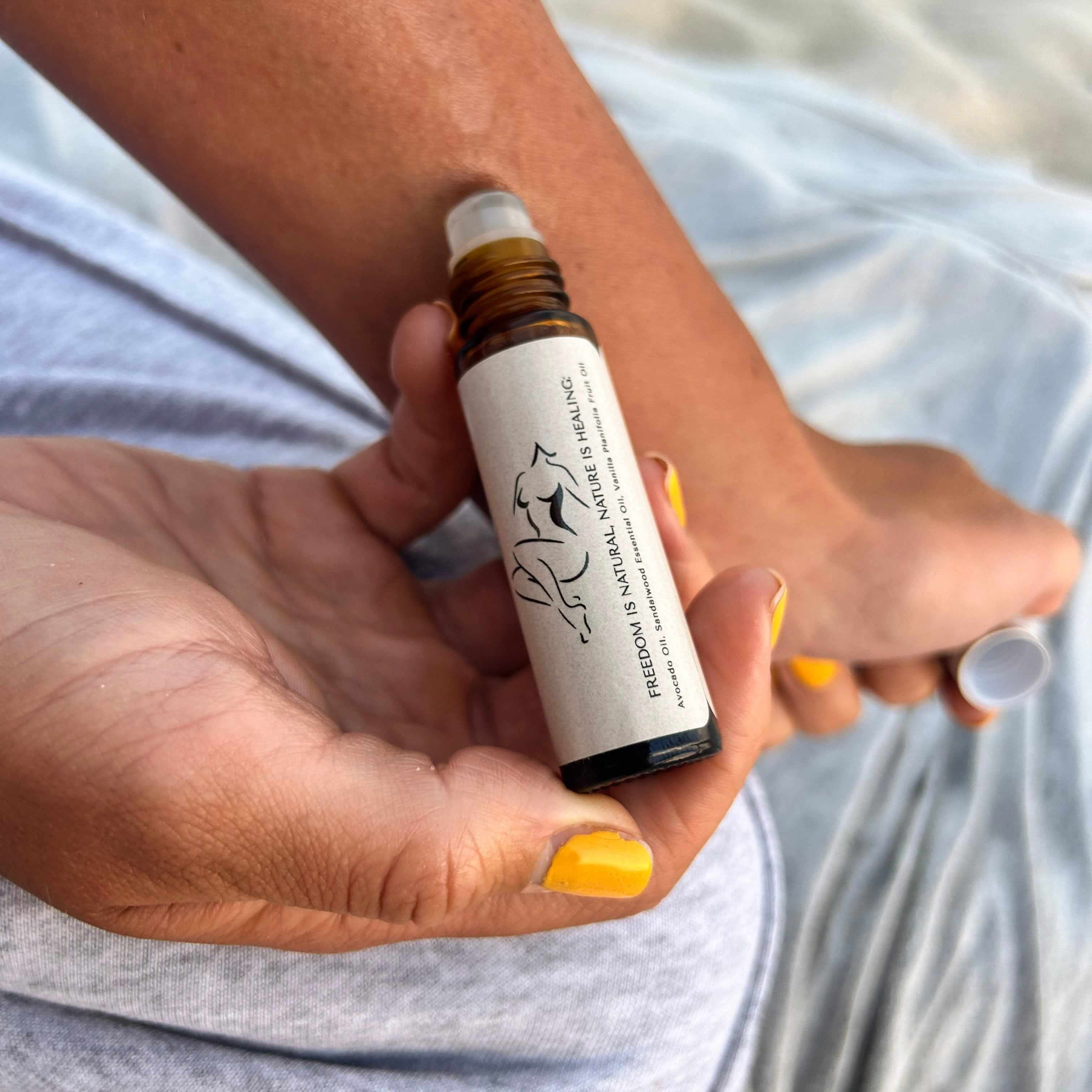 Bare Cashmere Essence Roll-On Oil - Image 6