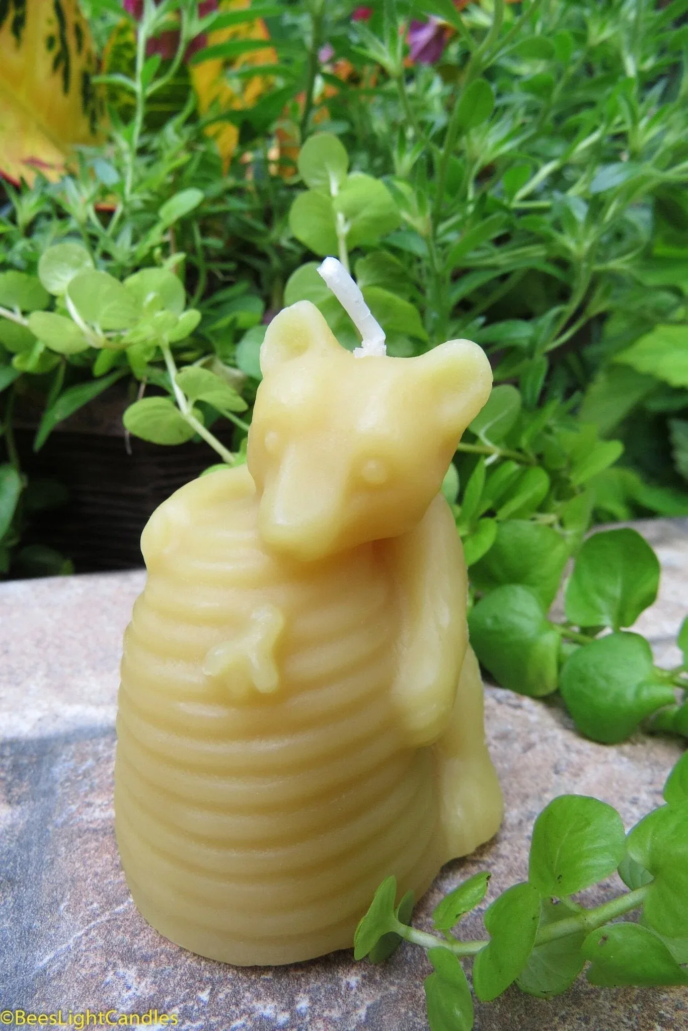 Bear Hugging Beehive Candle - Image 5