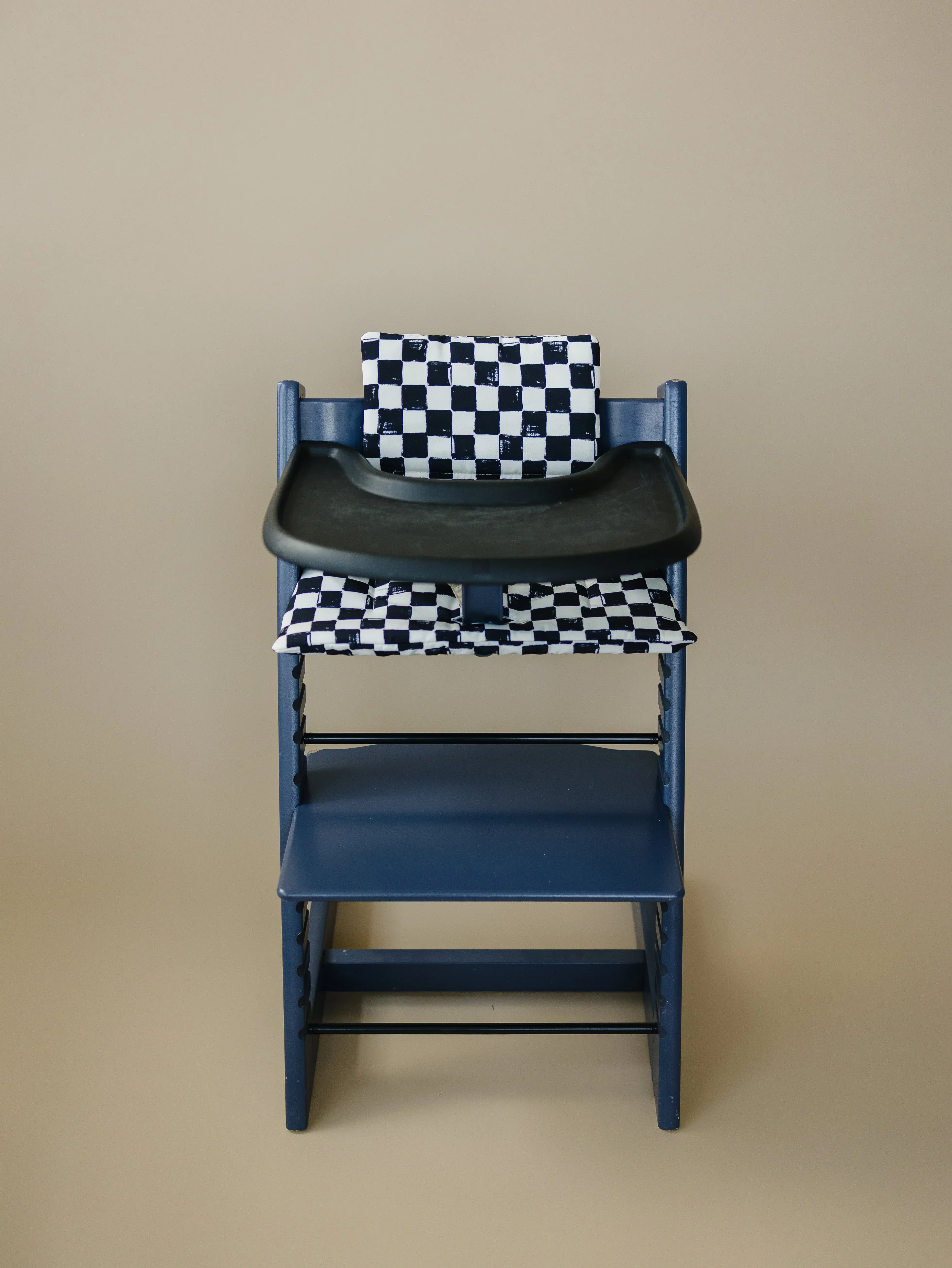 Black & White Checkered Cushion for the Stokke Tripp Trapp Highchair - Image 6