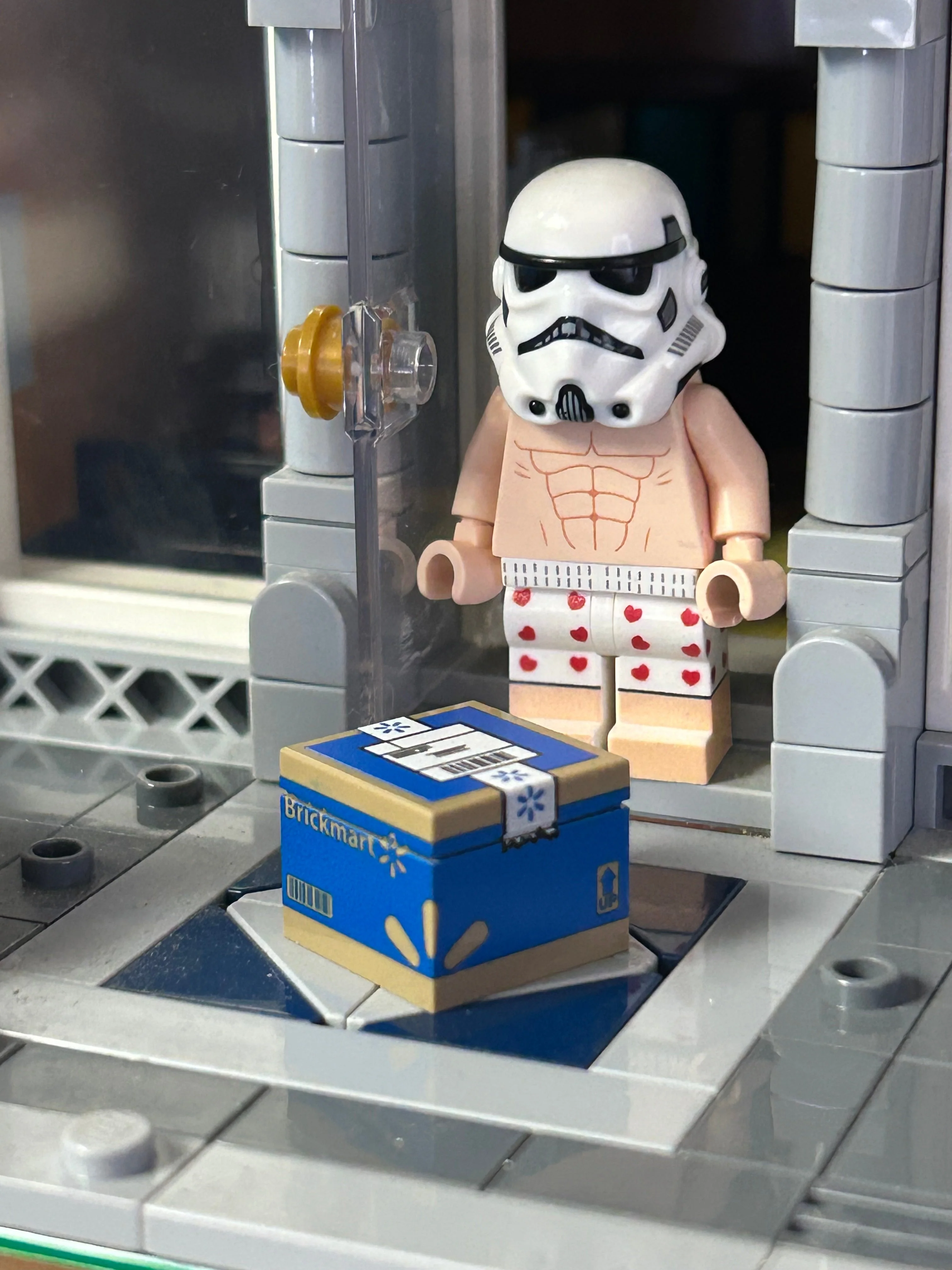 BrickMart Package / Shipping Box - Custom Printed made using LEGO parts - Image 2