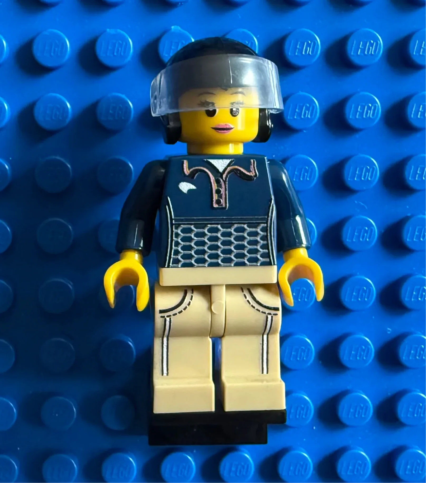 Business Woman From McLaren Elva Minifigure - Image 2