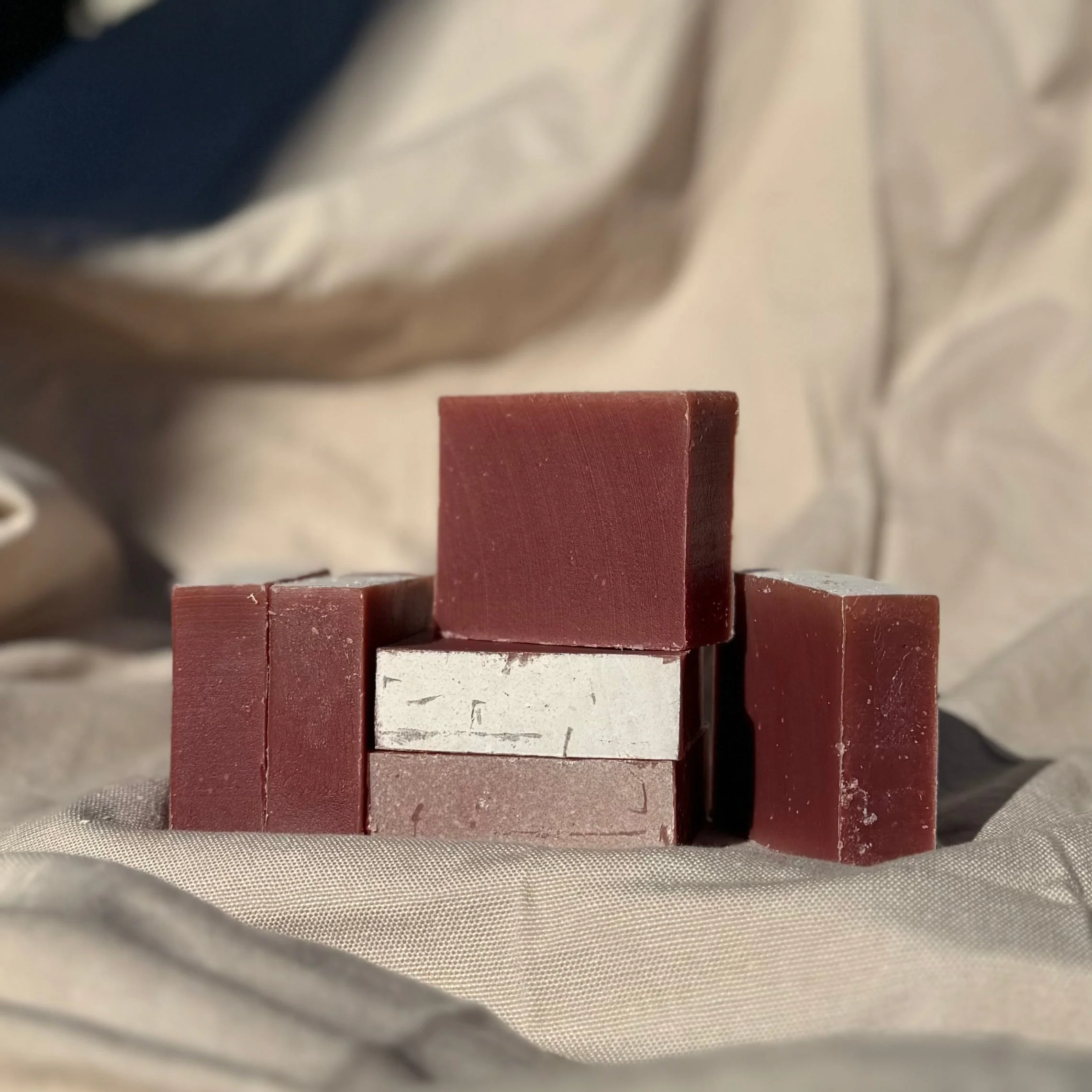 Cedar Wood & Frankincense Soap Bar - Image 4