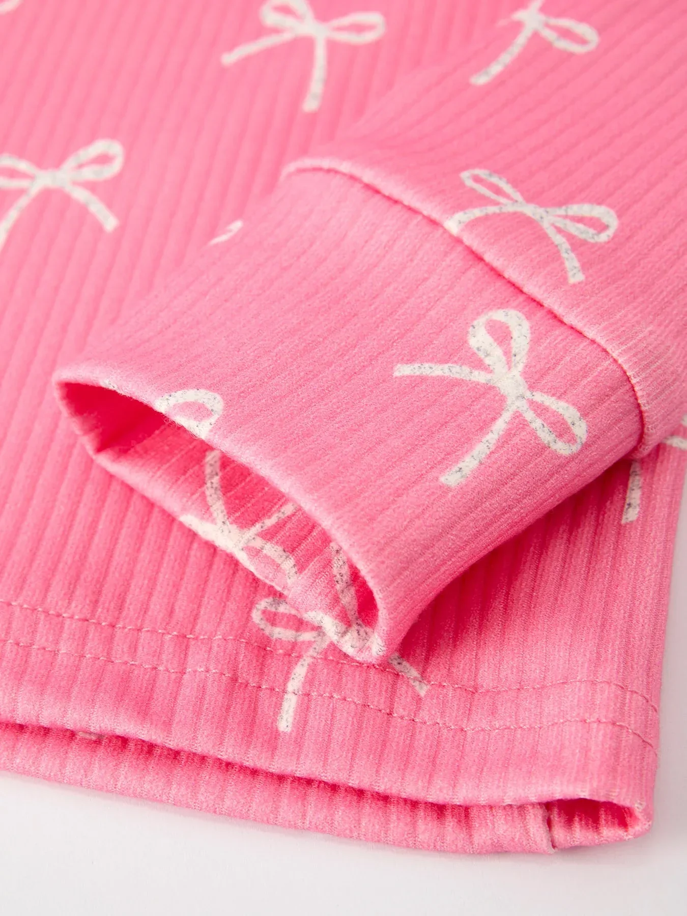 Christmas Girls Pink Bow Pajama Set: Comfy and Cute - Image 5