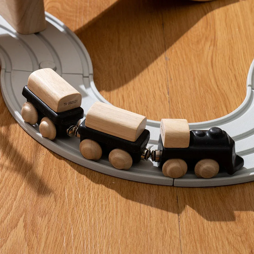 Classic Train - Image 4