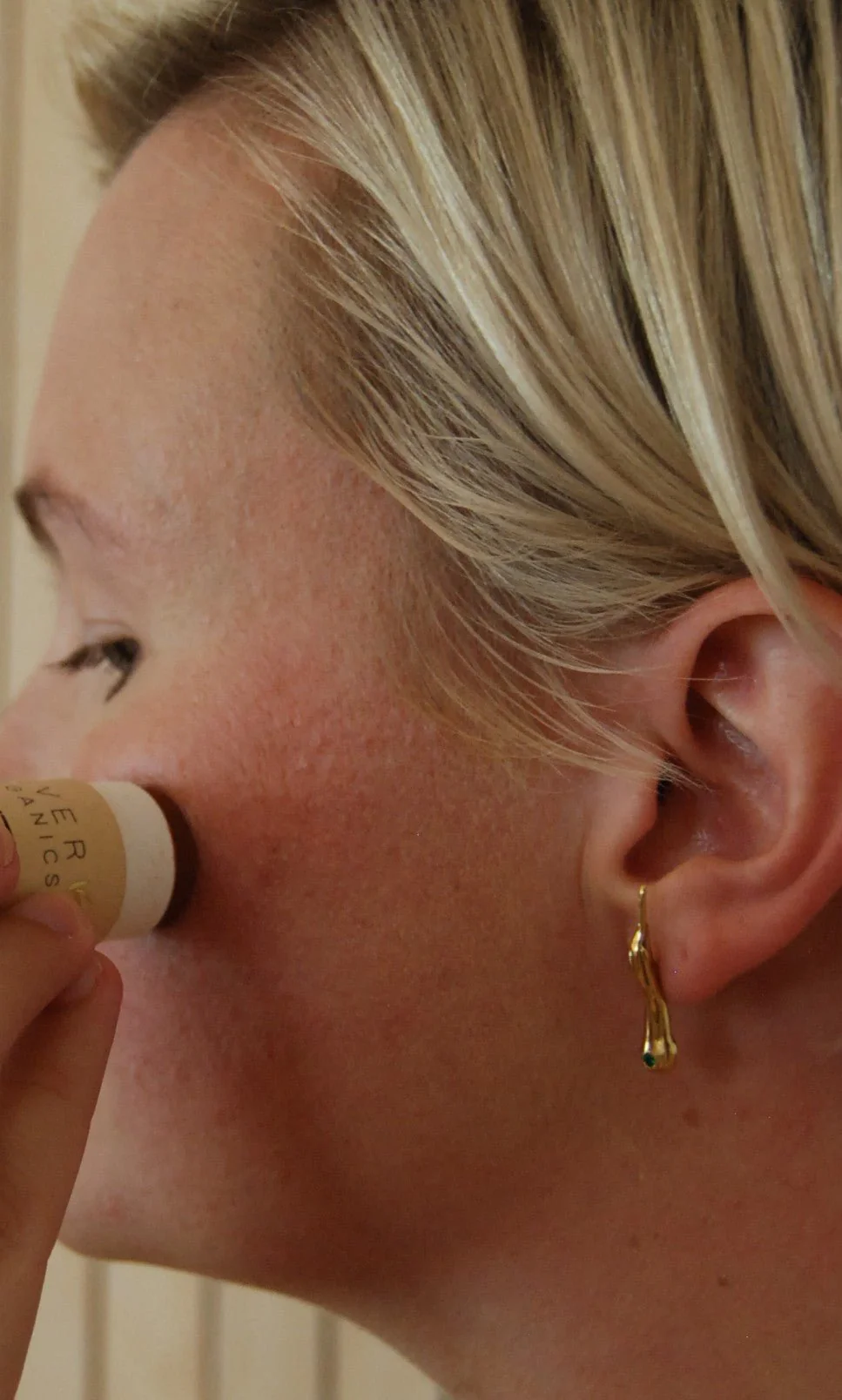 Creamy Vegan Bronzing Stick - Image 5