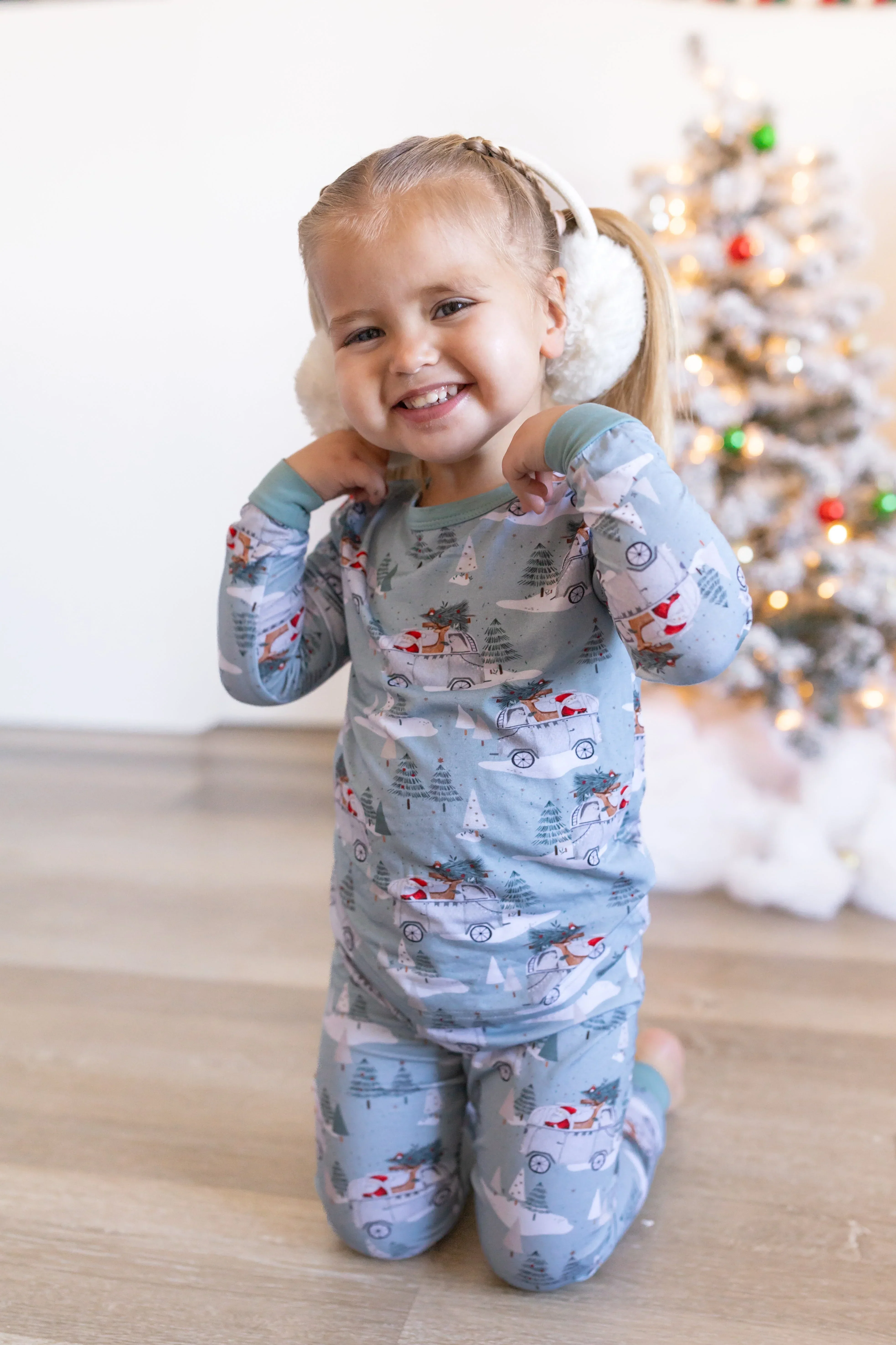 Cruisin' to Christmas 2pc Bamboo Pajamas *12-18m left - Image 3