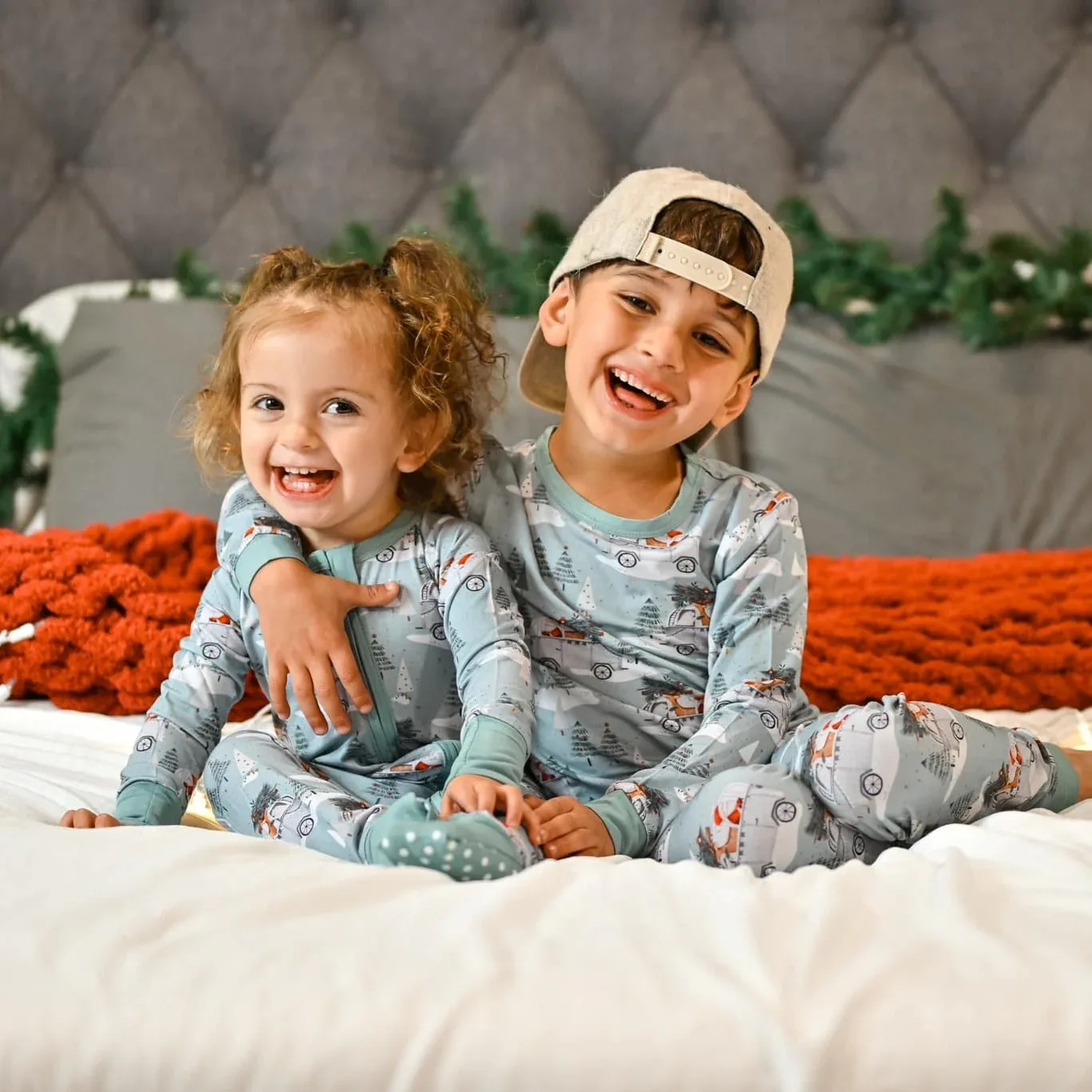 Cruisin' to Christmas 2pc Bamboo Pajamas *12-18m left - Image 4