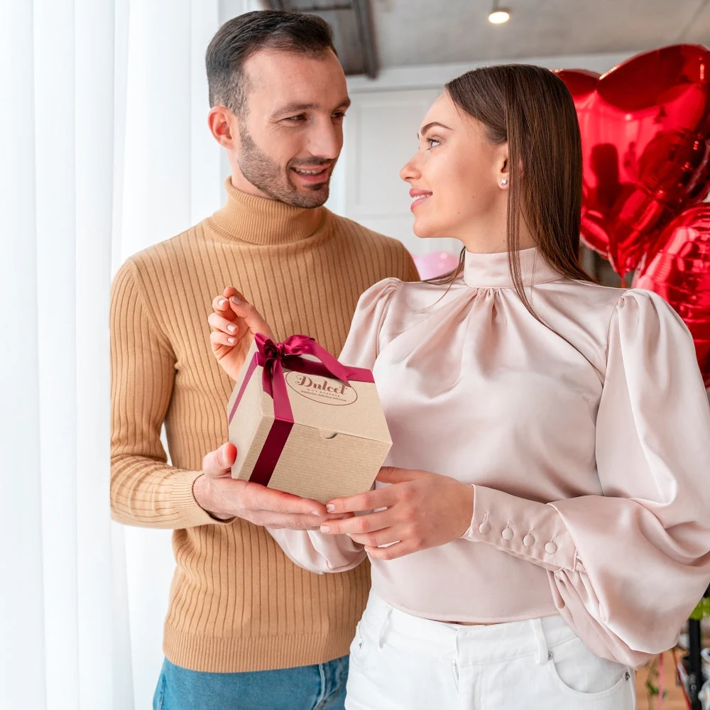 Delightful Valentine’s Day Classic Gift - Image 4