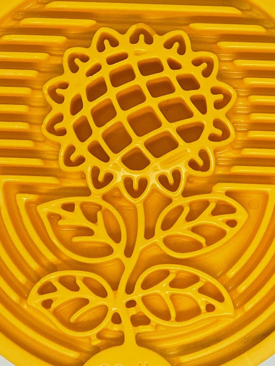Earth eCoin Nylon Lick Mat for Dogs | USA Made Enrichment Toy | SodaPup - Image 7