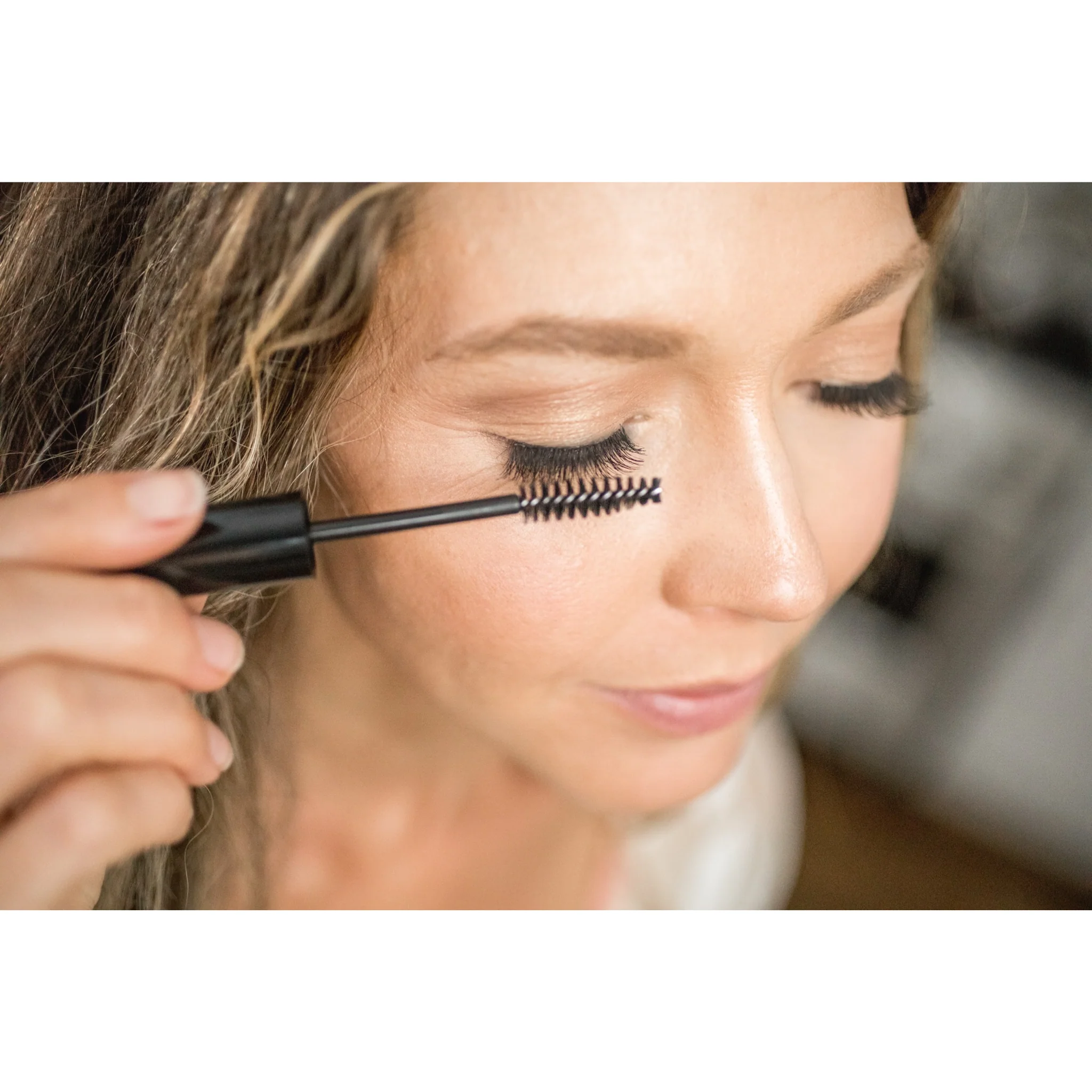 Eyelash + Eyebrow Growth Serum - Image 4