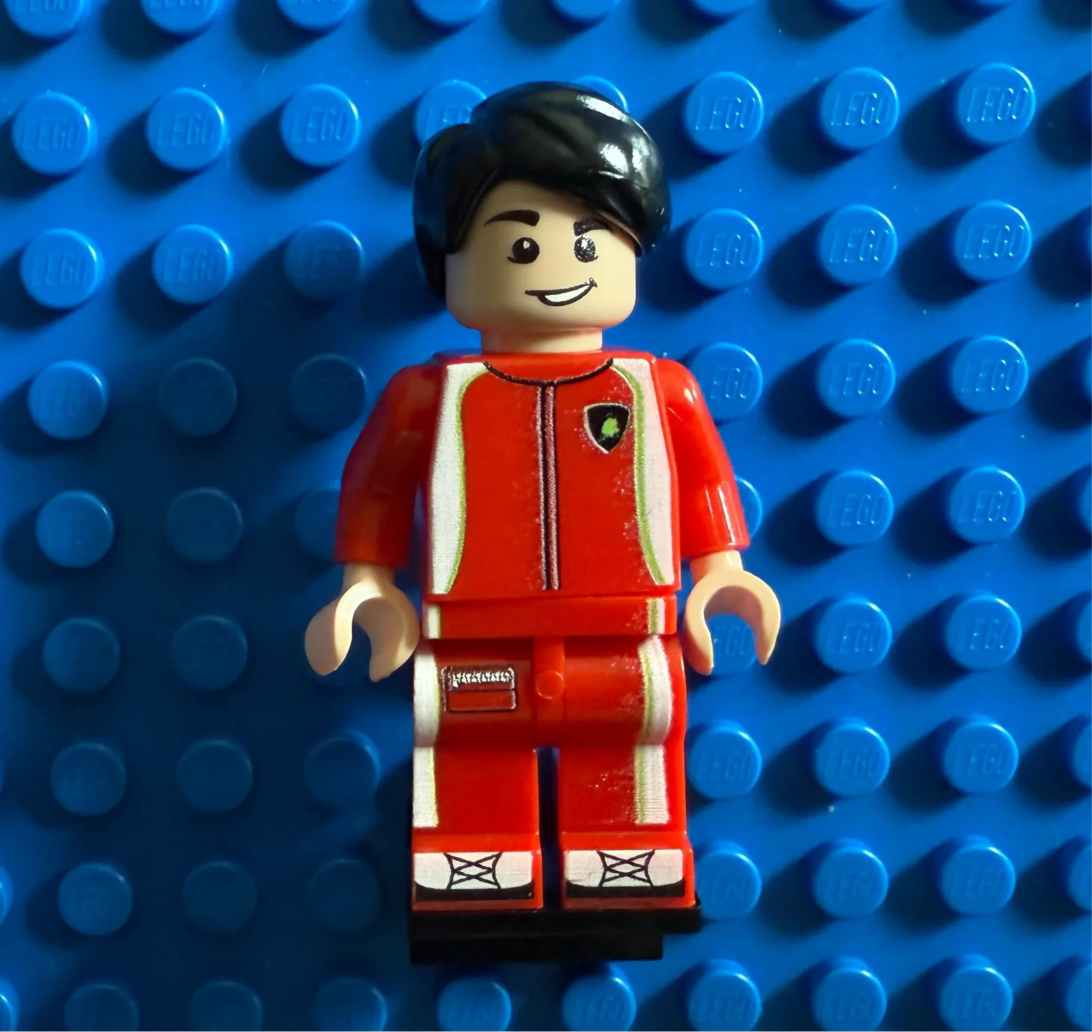 F1 Ferrari Schumacher Suit Minifigure - Image 2