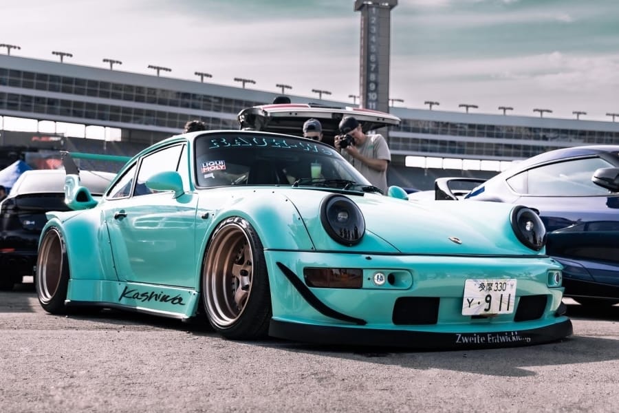 Fast Speed Porsche 964 RWB Tiffany Blue 1:64 - Image 6