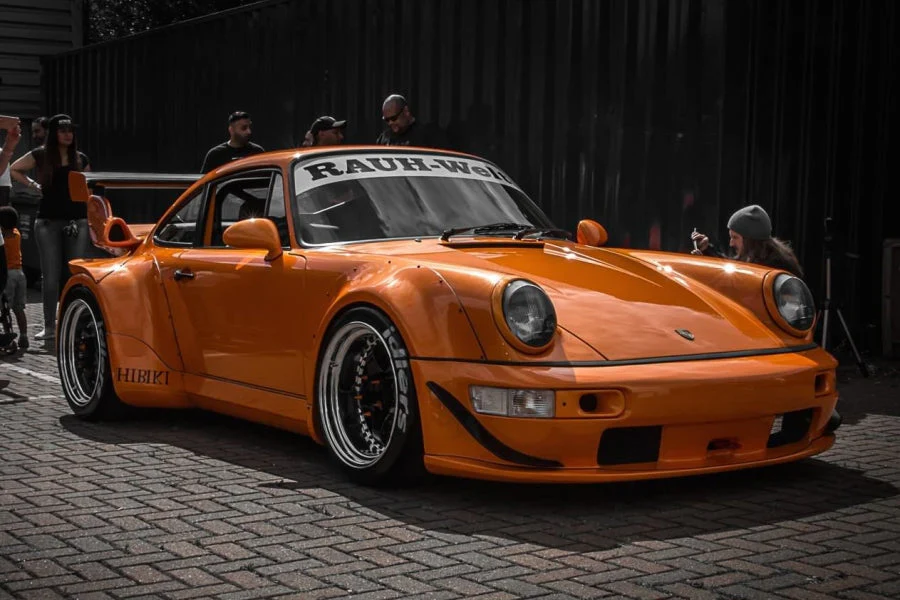 Fast Speed Porsche 964 RWB Widebody Orange 1:64 - Image 4
