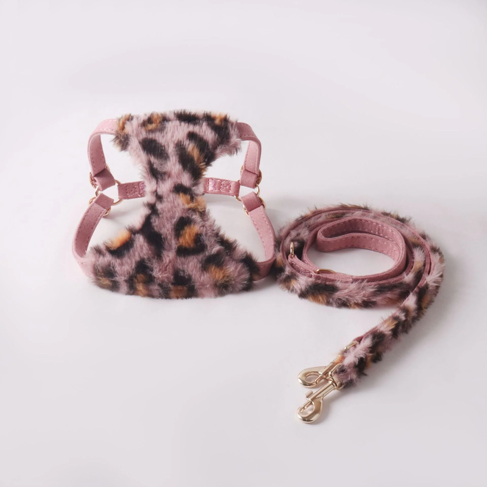 Faux Fur Leopard Dog Harness & Leash Set – Soft & Stylish for Winter - Image 4