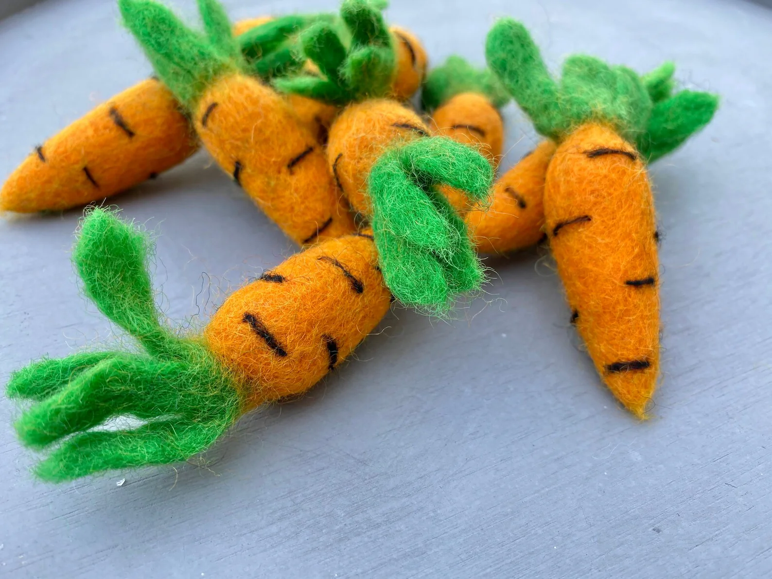 FELTED CAT TOY CARROTS - Image 6