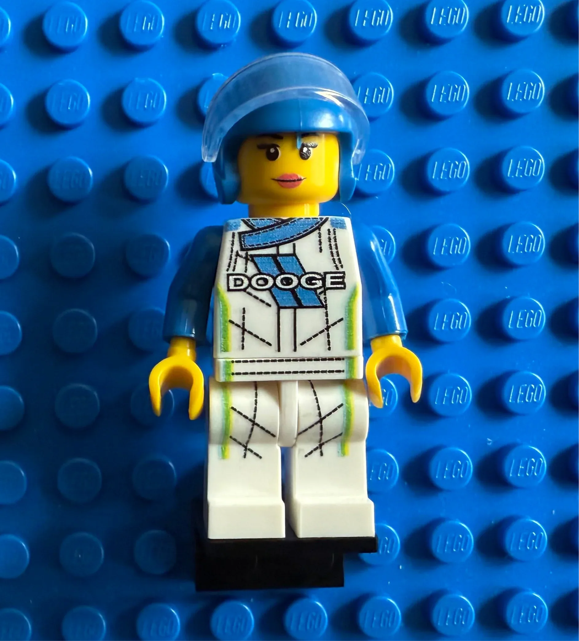 Female Racer with Dodge Logo Minifigure - Image 2