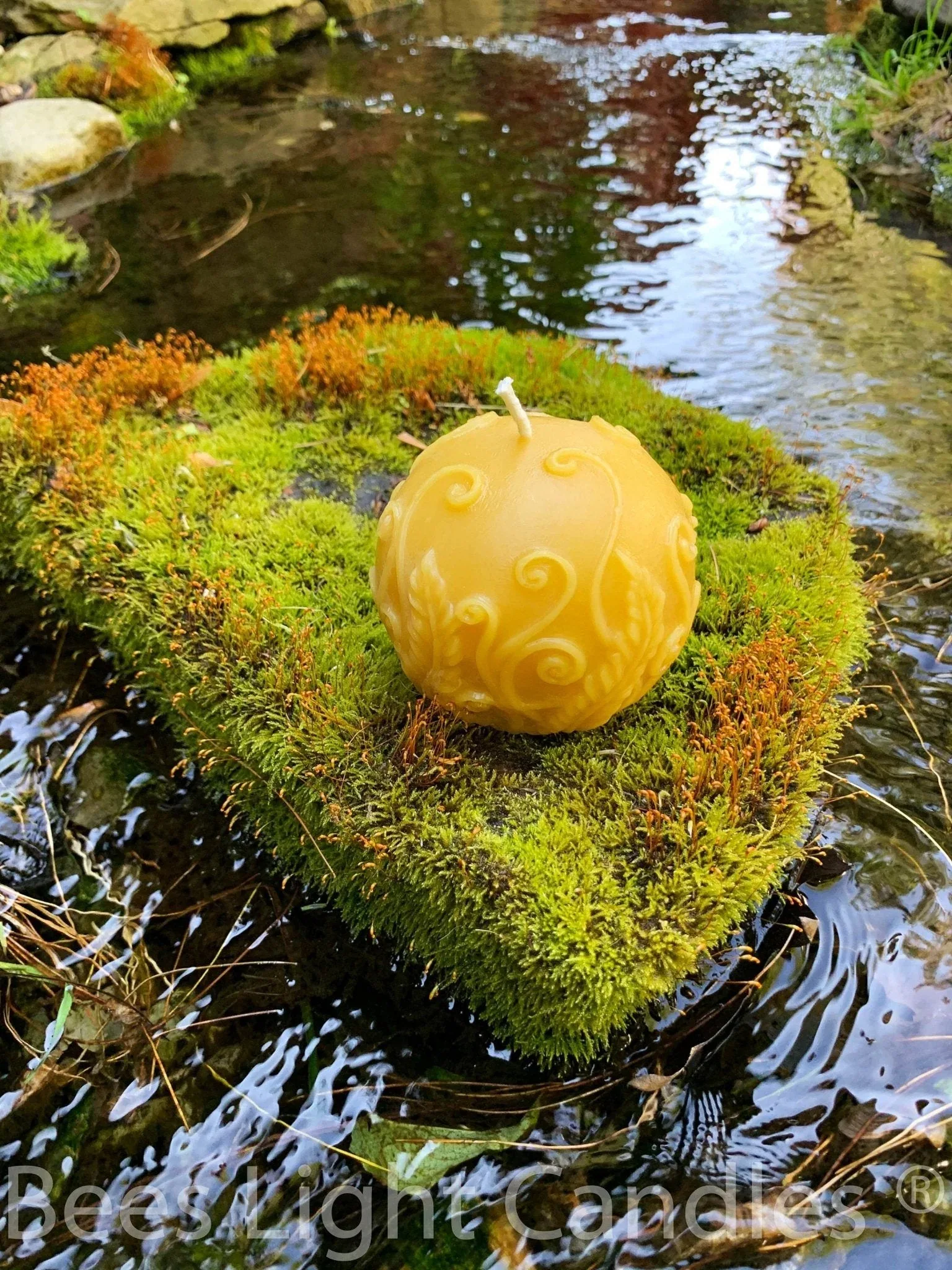 Fern Ball Beeswax Candle - Image 3