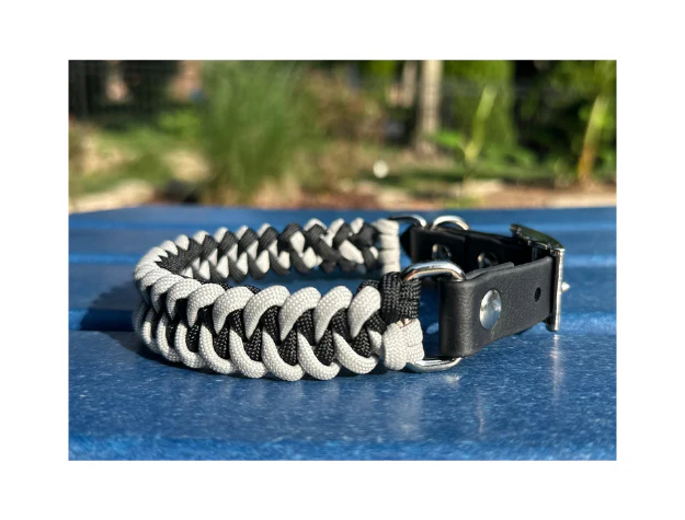 Fishtail Hand Braided Dog Collar in Black & Smoke - Image 2