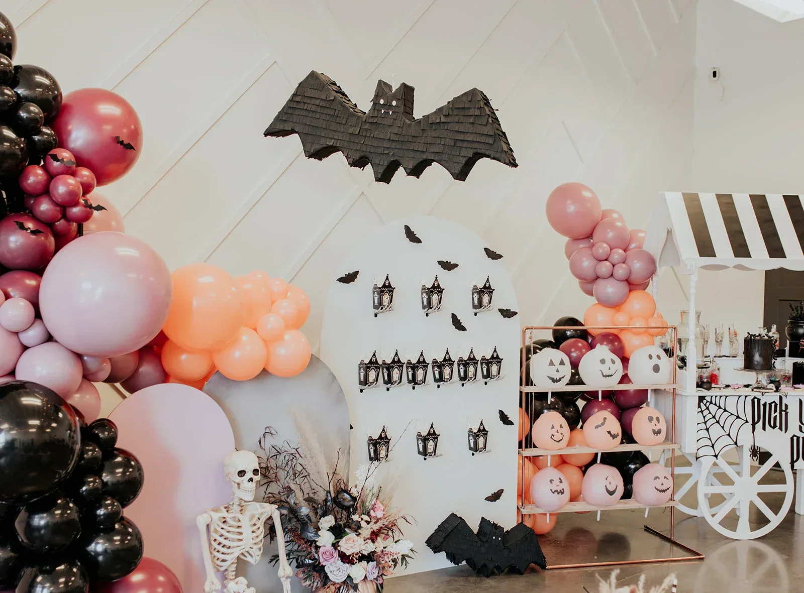 🦇 Freakin’ Bats Piñata – Handmade Halloween Party Decoration & Candy Holder - Image 2