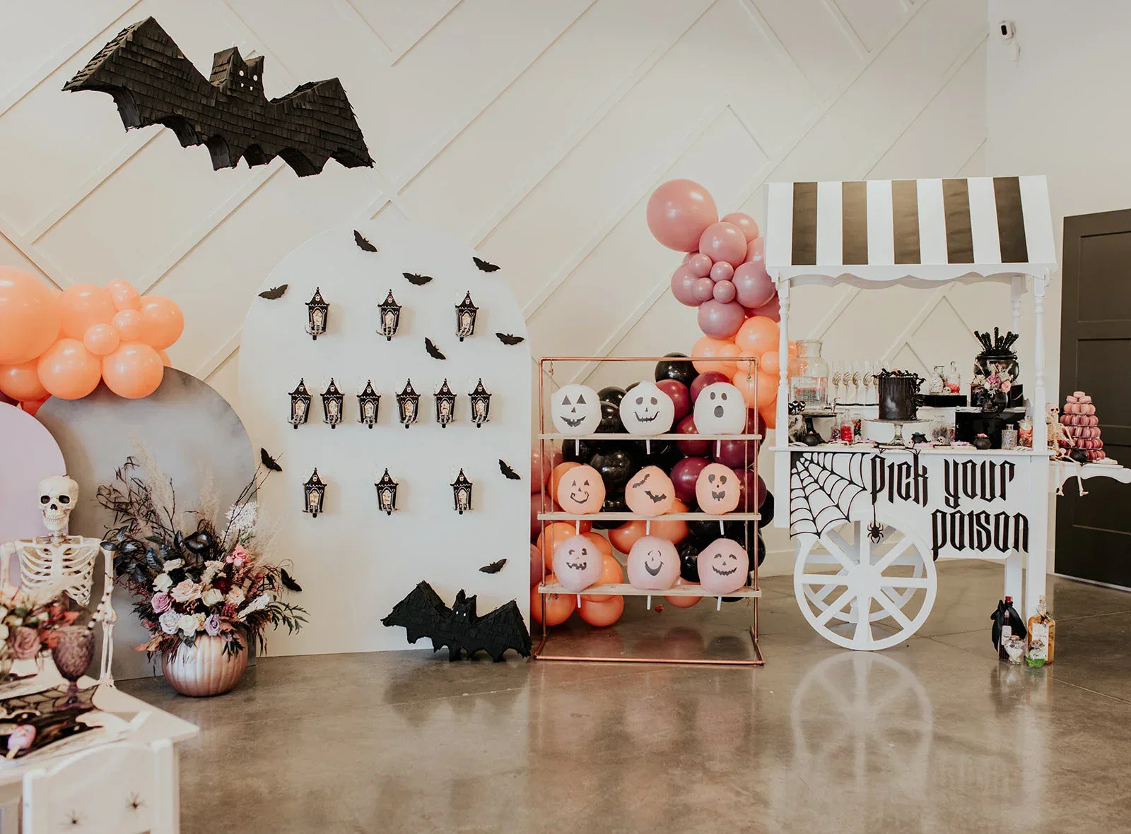 🦇 Freakin’ Bats Piñata – Handmade Halloween Party Decoration & Candy Holder - Image 4