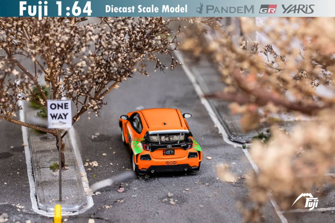 Fuji Toyota Yaris GR Fast & Furious Livery 1:64 - Image 8