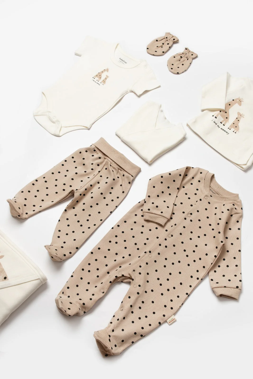 Giraffe Newborn 10 Pcs Organic Set - Image 3