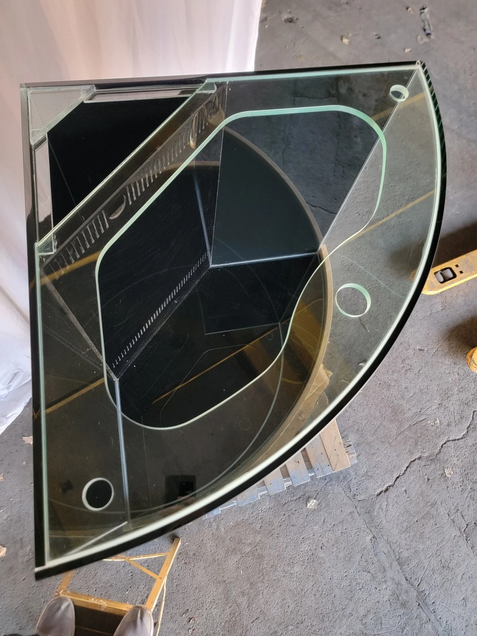 Glass Corner - Image 17