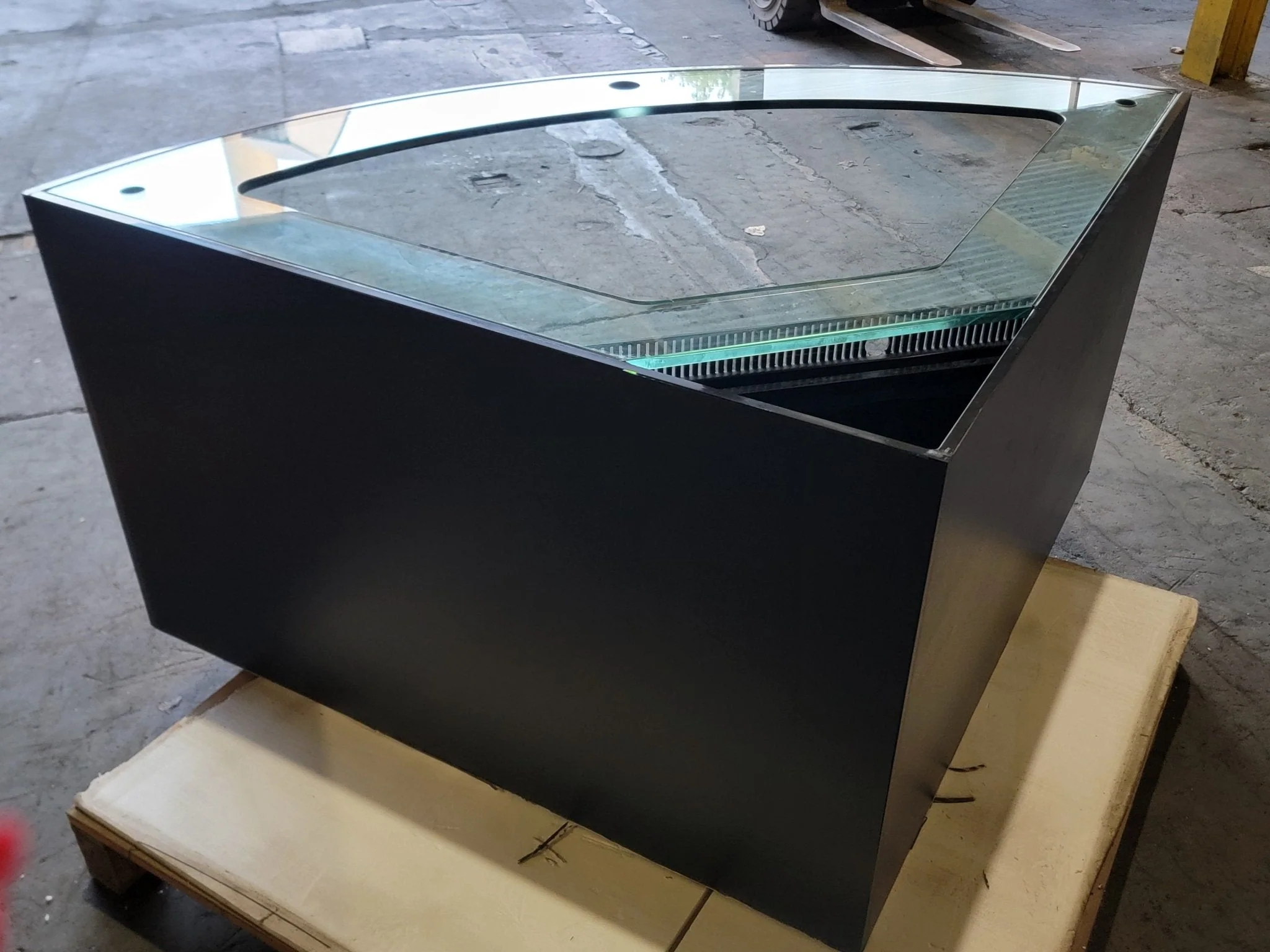 Glass Corner - Image 18
