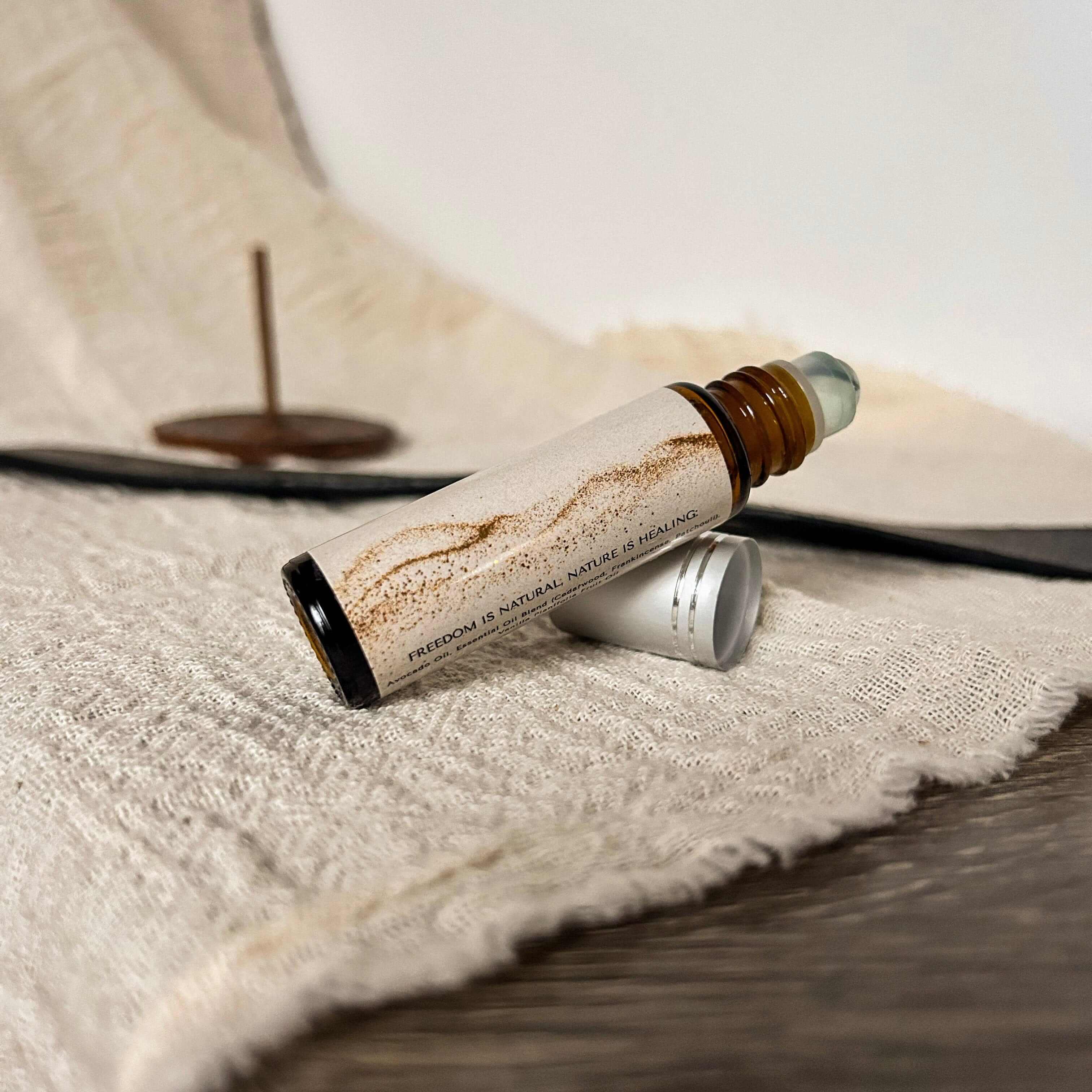 Golden Smoke Essence Roll-On Oil - Image 2