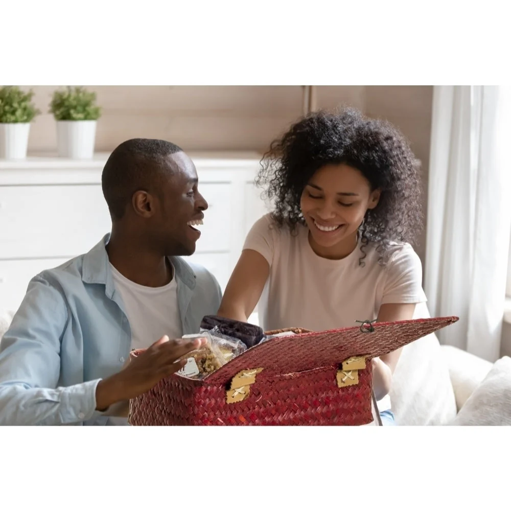 Gourmet Apple Cinnamon Wicker Basket - Image 4