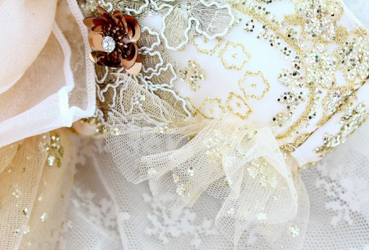 Handmade Luxurious Dog Gown Gold Glitter Pet Princess Trailing Dress Gold Glitter For Weddings Parties - Image 7