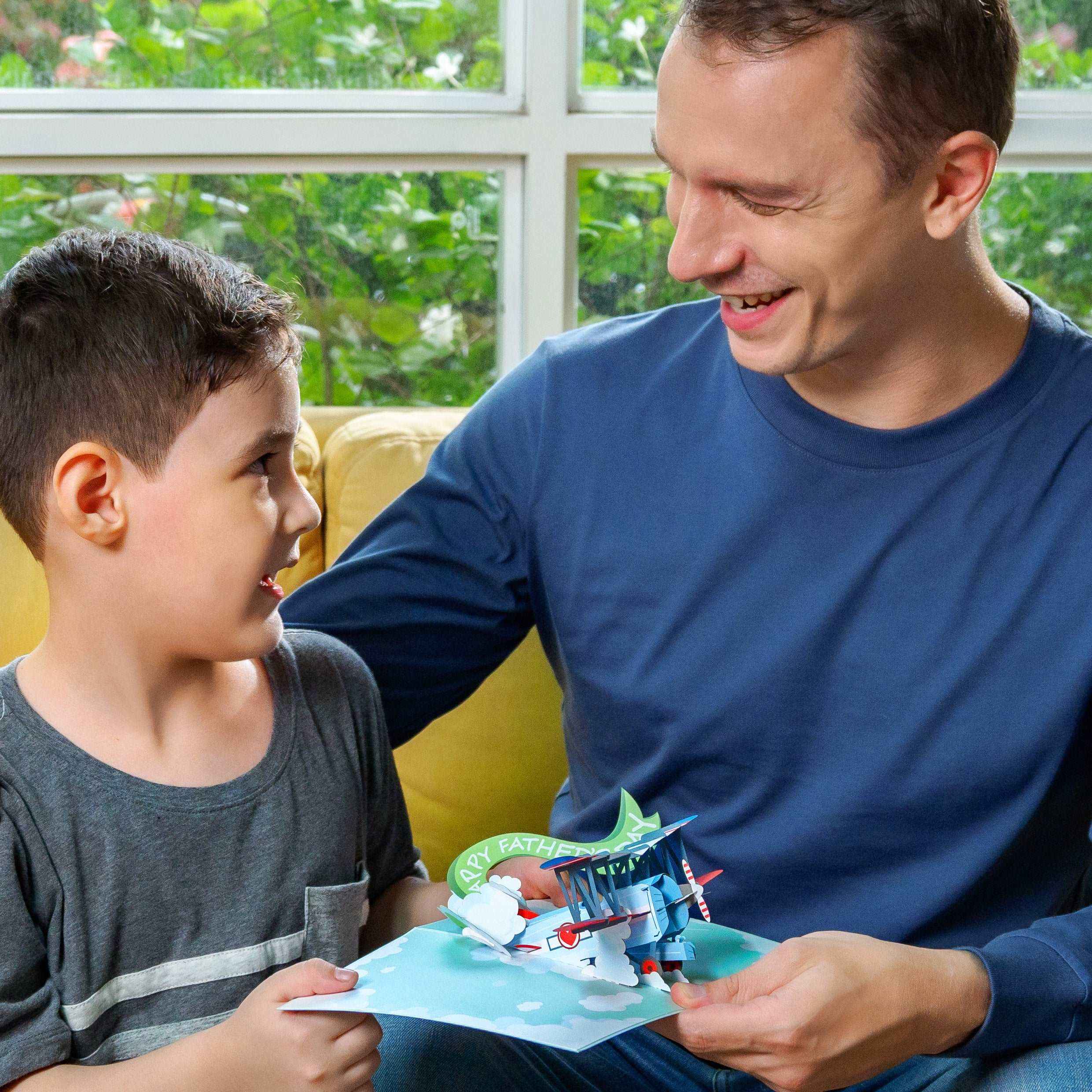 Happy Fathers Day Plane Pop Up Card - Image 2