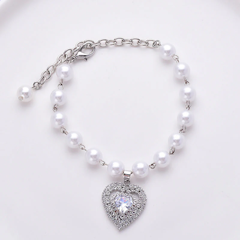 Heart Charm Pearl Pet Necklace – Elegant & Romantic - Image 3