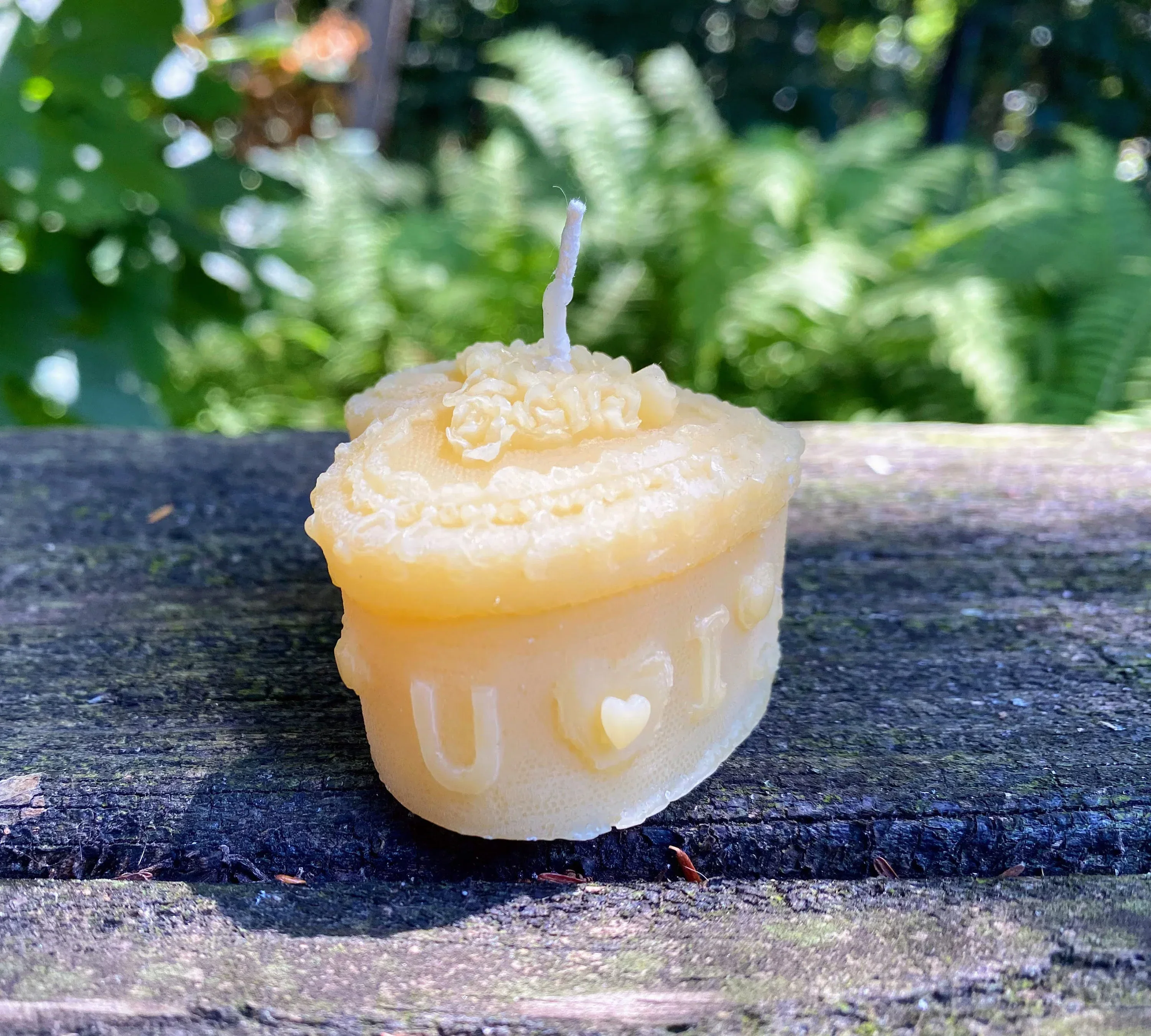 Heart Gift Box Beeswax Candle - Image 2