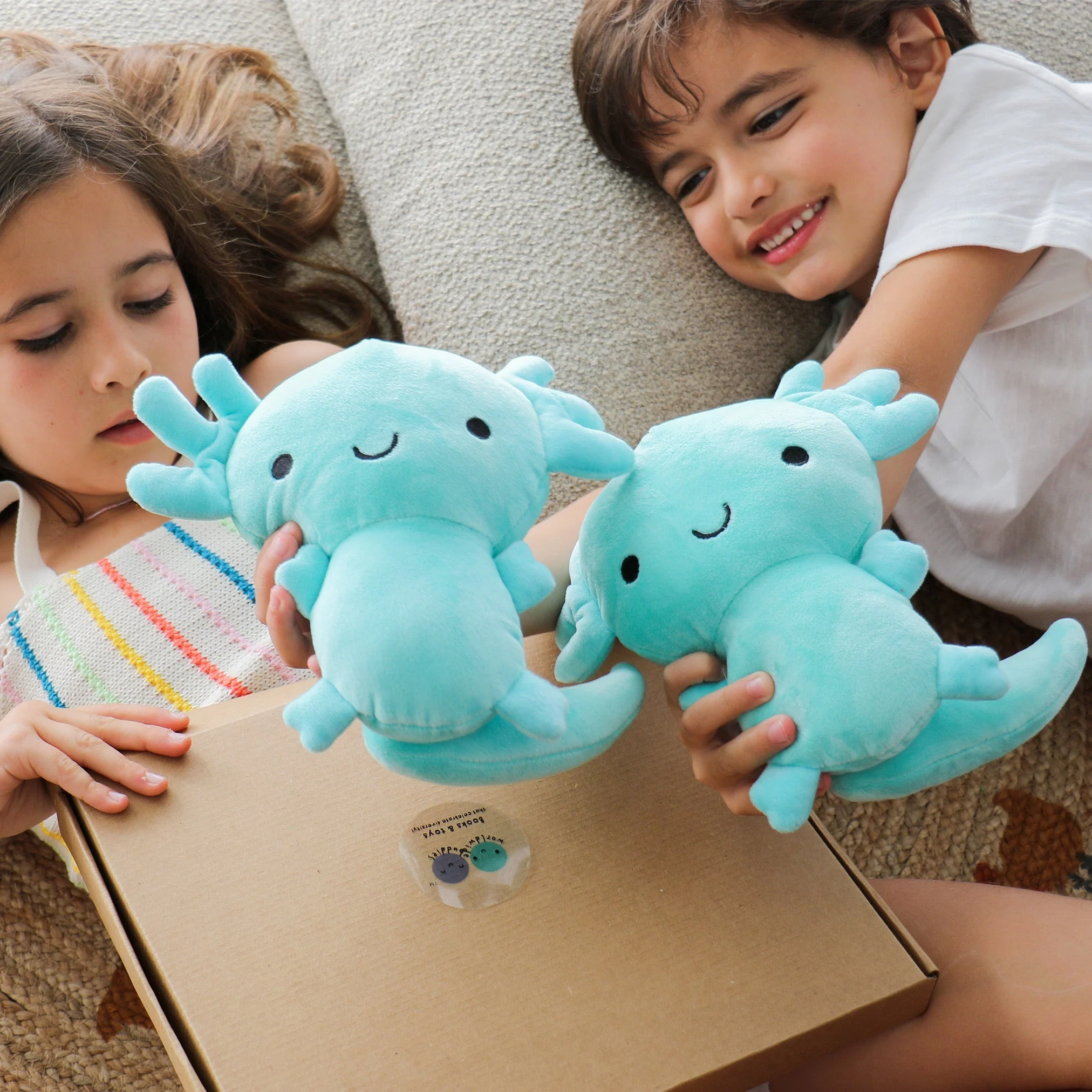 Hermelindo, Axolotl Plush Toy by Worldwide Buddies - Image 6